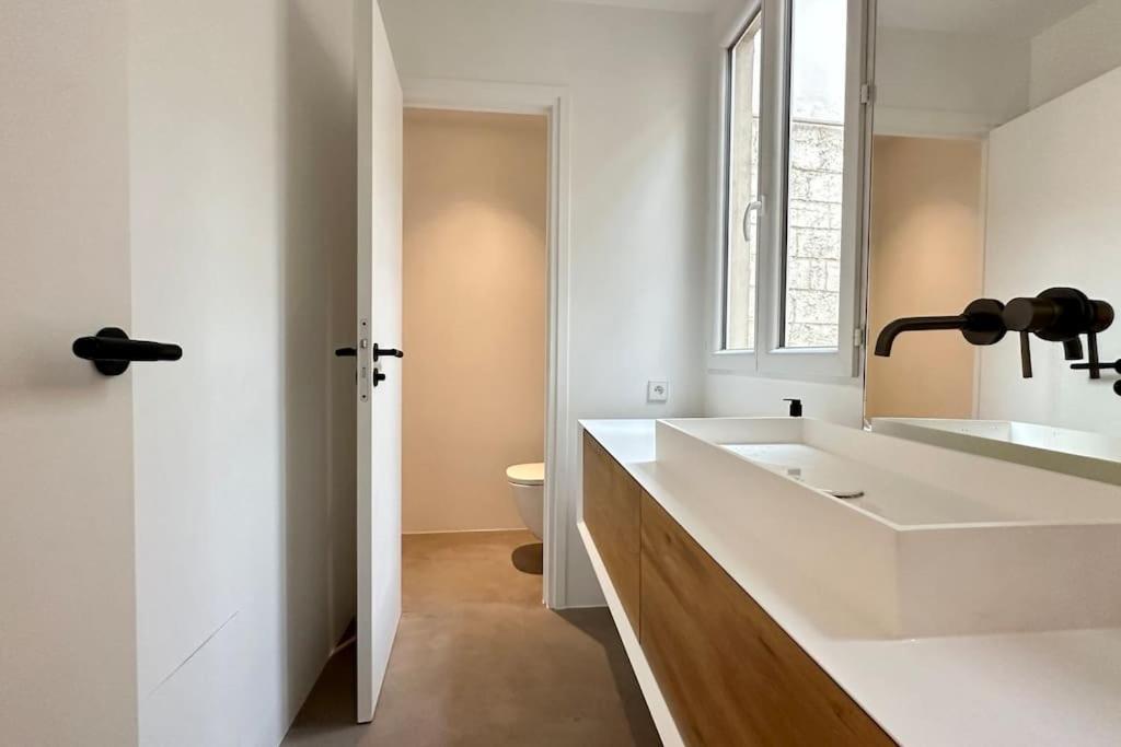 Lumineux Et Moderne En Face Du Grand Palais - Champs Elysees Apartment