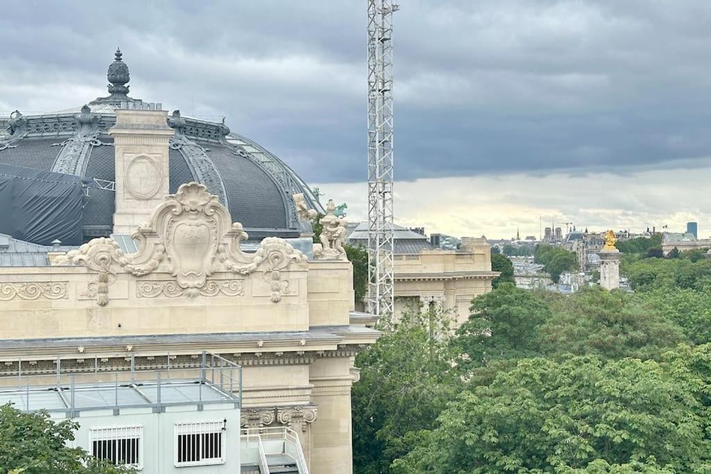 Lumineux Et Moderne En Face Du Grand Palais - Champs Elysees
