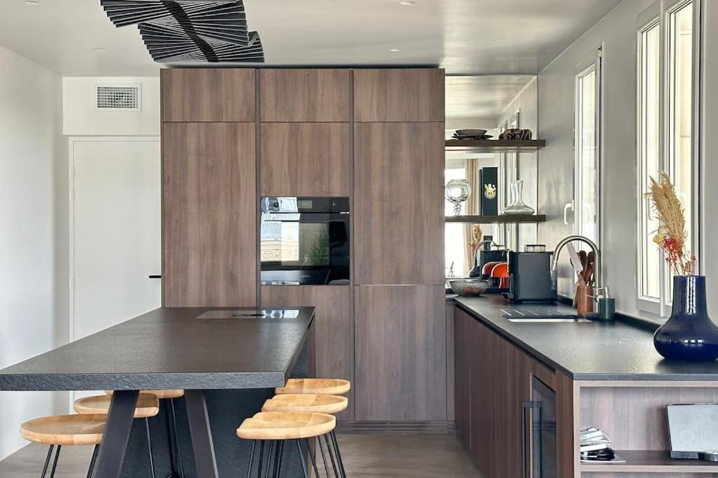 Apartment Lumineux Et Moderne En Face Du Grand Palais - Champs Elysees *