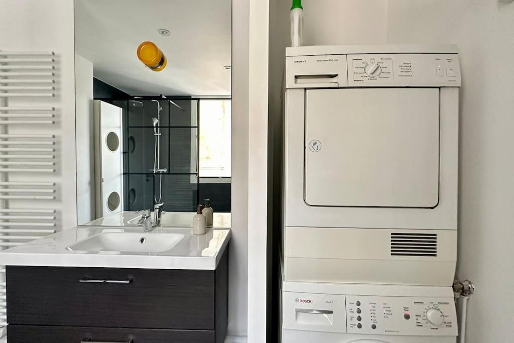 Lumineux Et Moderne En Face Du Grand Palais - Champs Elysees Apartment