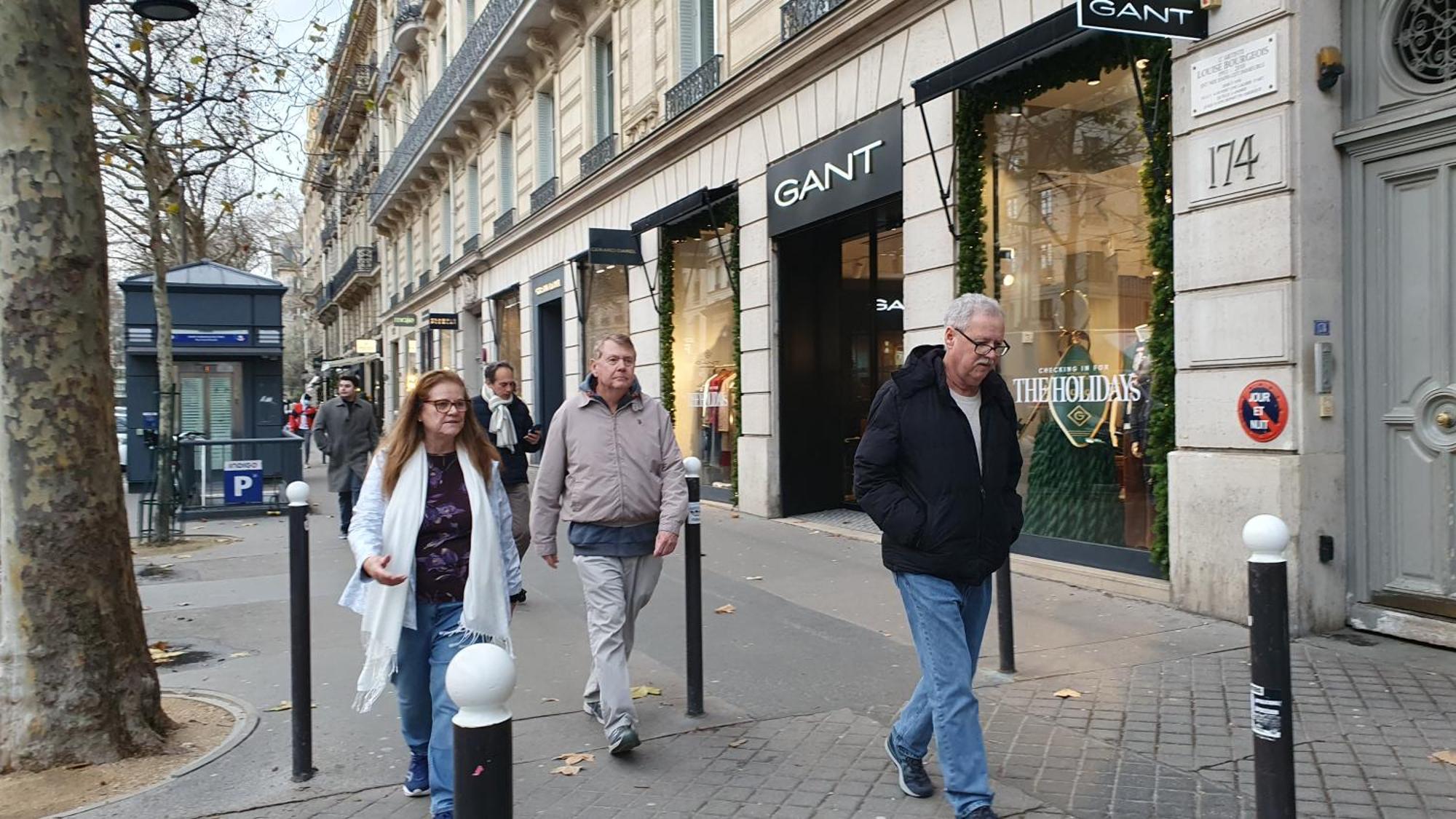 Apartment 1 Minute Gare Montparnasse , Center, Awsome Place, Close To Eiffel Tour And Louvre Meusm , Front Metro