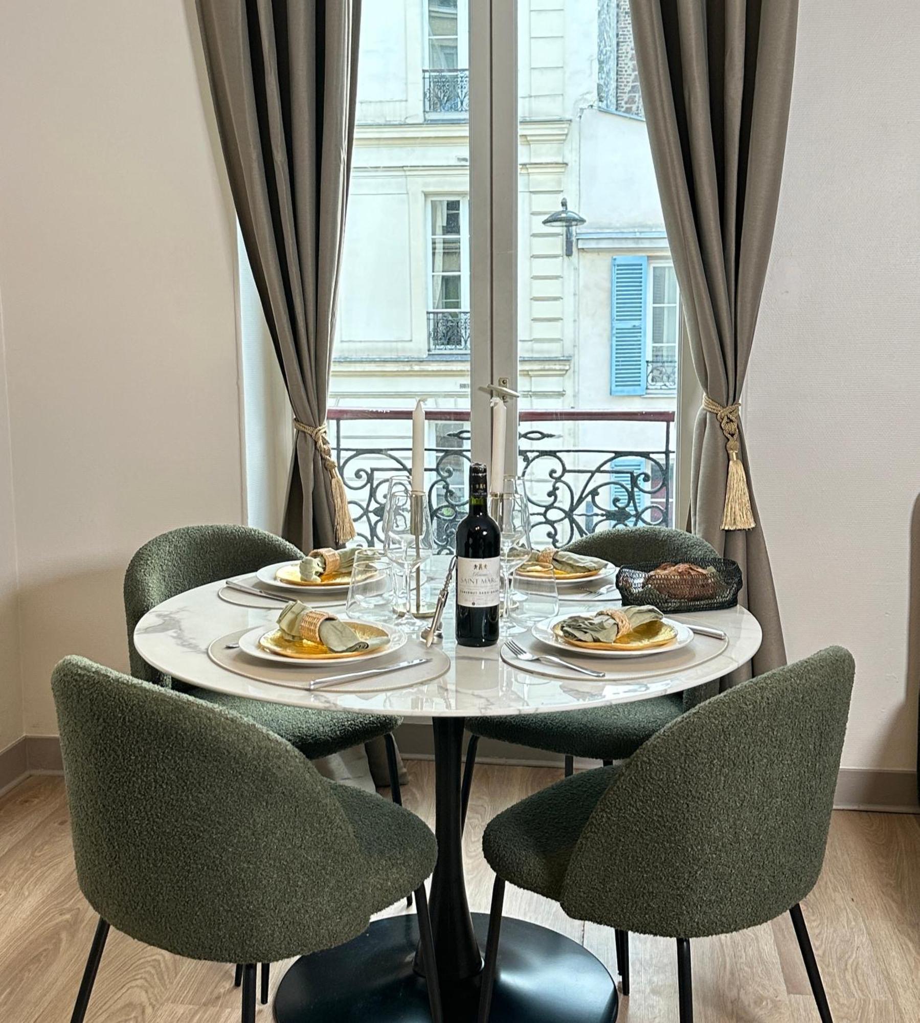 Appartement Champs Elysées - Deluxe Family Paris