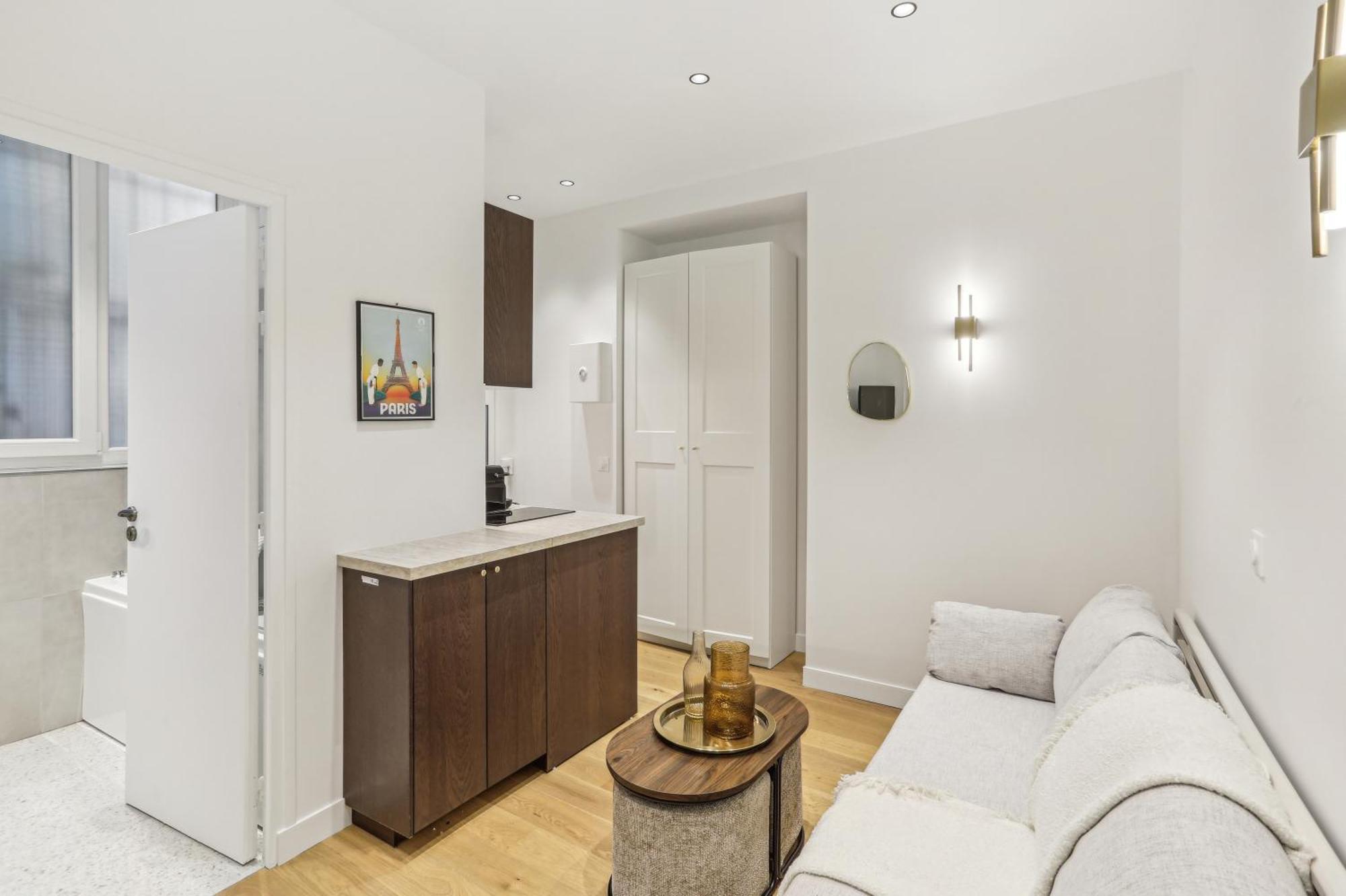 Lavie Maison Hot Tub And Ac Near Arc De Triomphe Apartment Paris