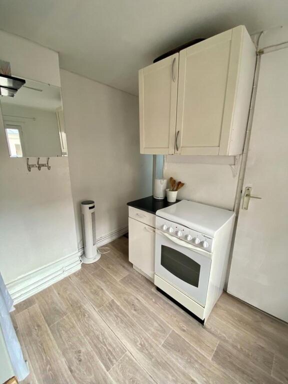 Romantic Historical Center Marais Apartment Paris