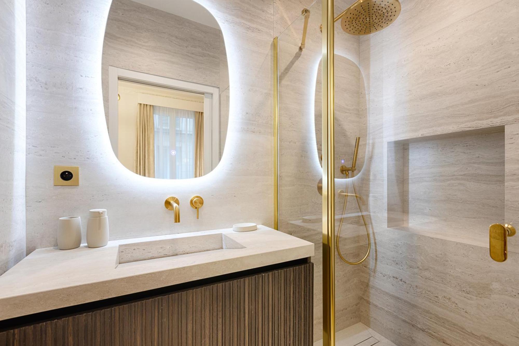 Apartment Charming Pied-a-terre Champs-elysee Paris