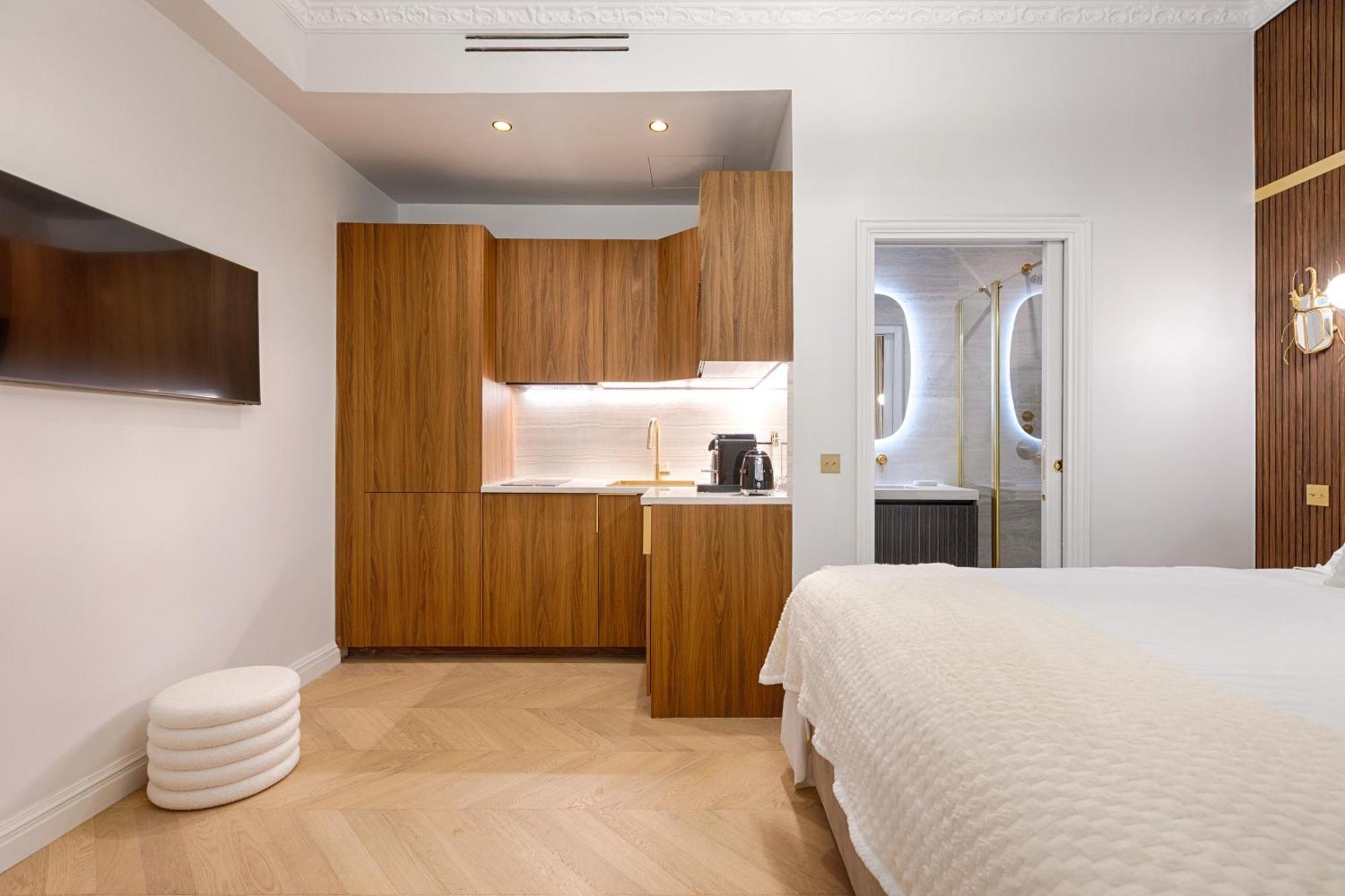 Apartment Charming Pied-a-terre Champs-elysee