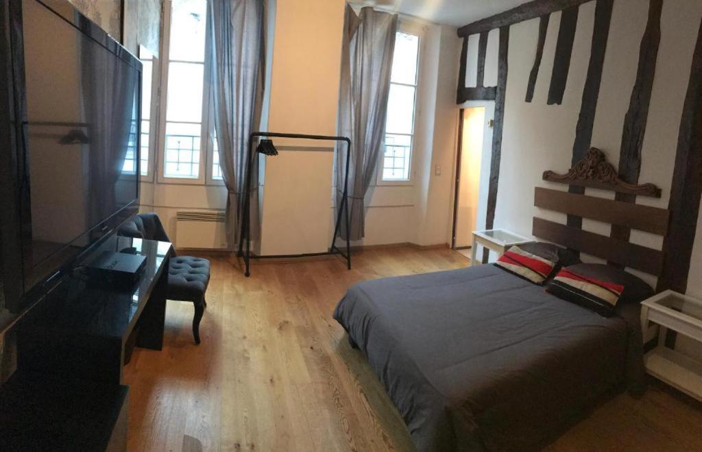 Center Saintgermainsdespres Appartement *