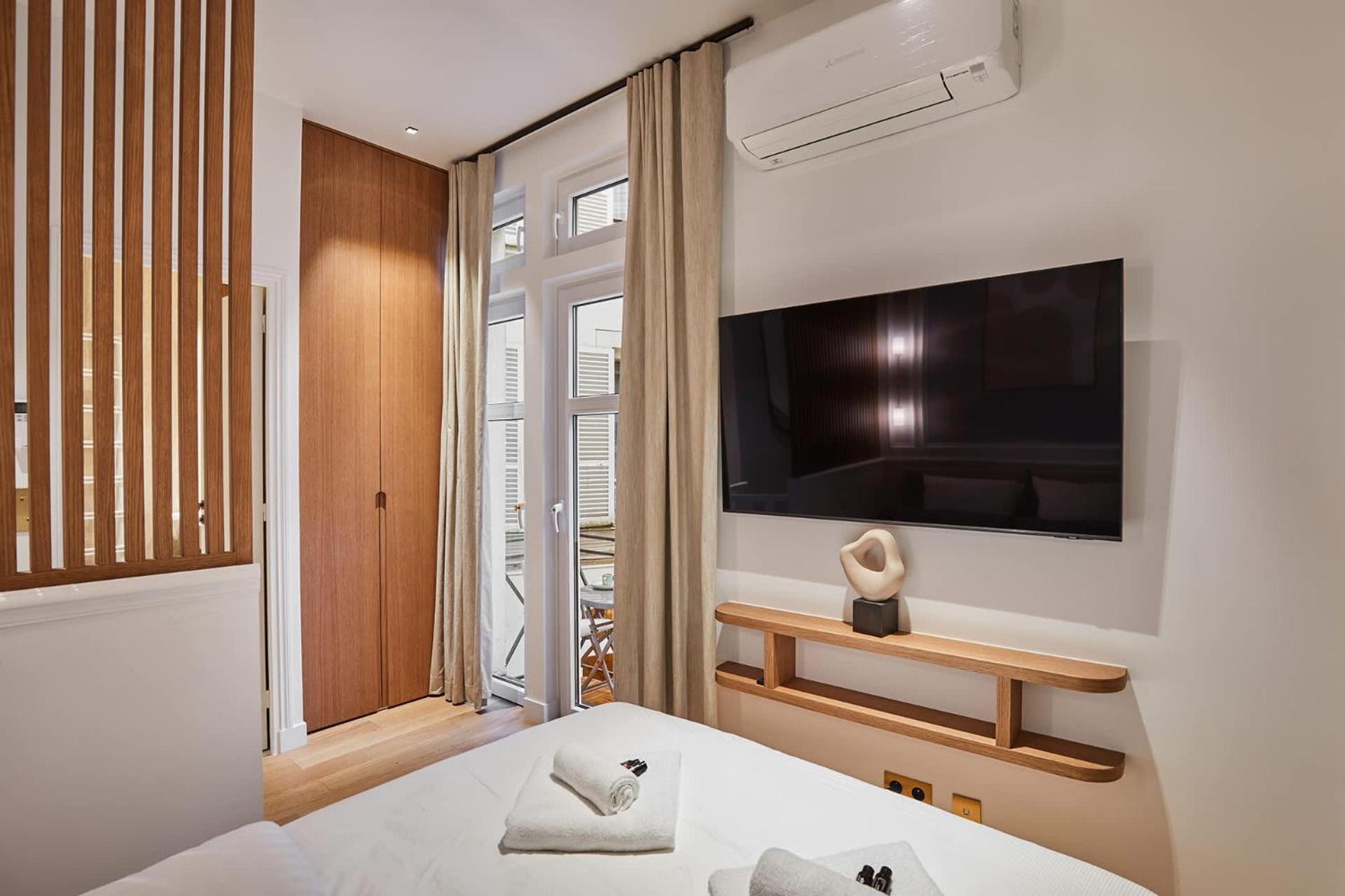 Sublim 1bdr Ac Arc De Triomphe Champs Elysees By Prestige Paris