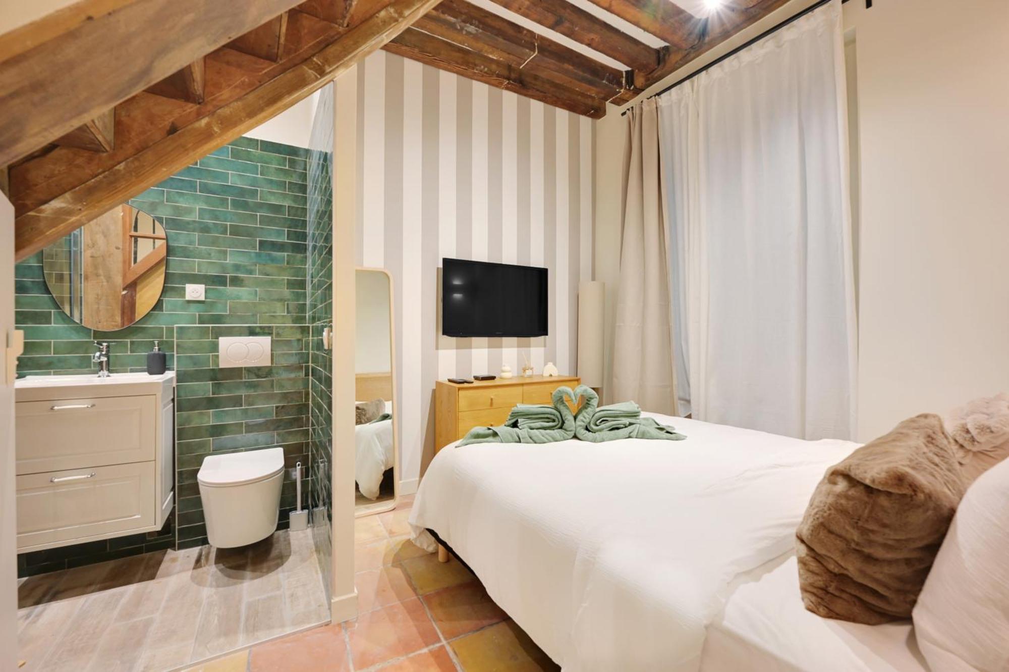 Triplex A Saint-germain-des-pres Apartment