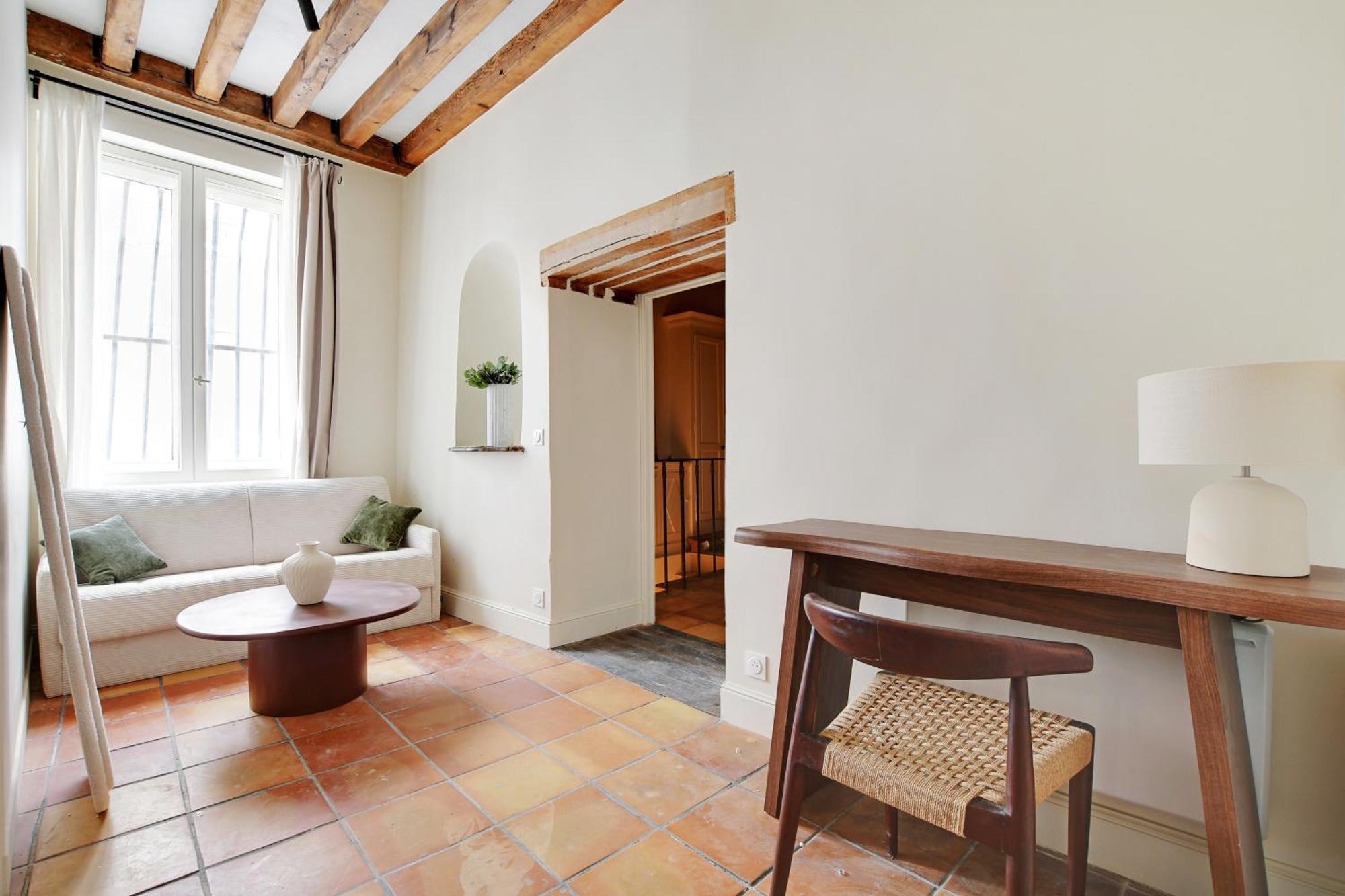 Triplex A Saint-germain-des-pres Apartment *
