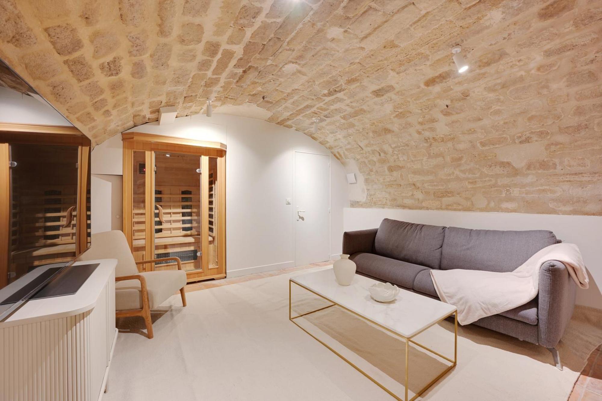 Triplex A Saint-germain-des-pres Apartment *