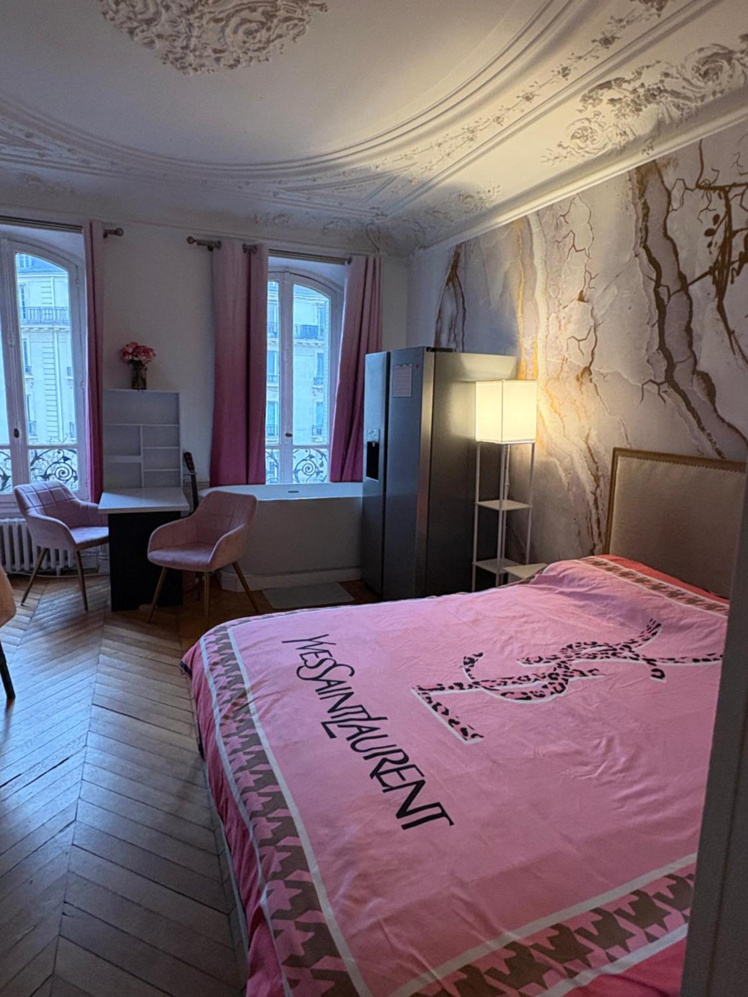 Wonderful Nearby Champs Elysees Apartment