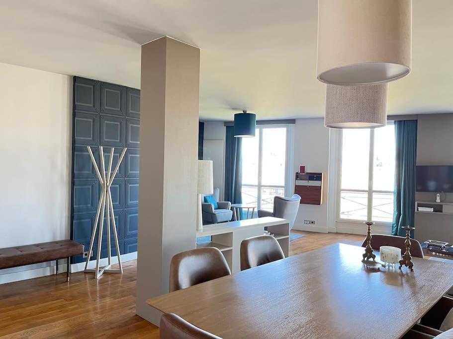 Luxurious 2 Bedrooms-view Seine River-paris Center Apartment Paris