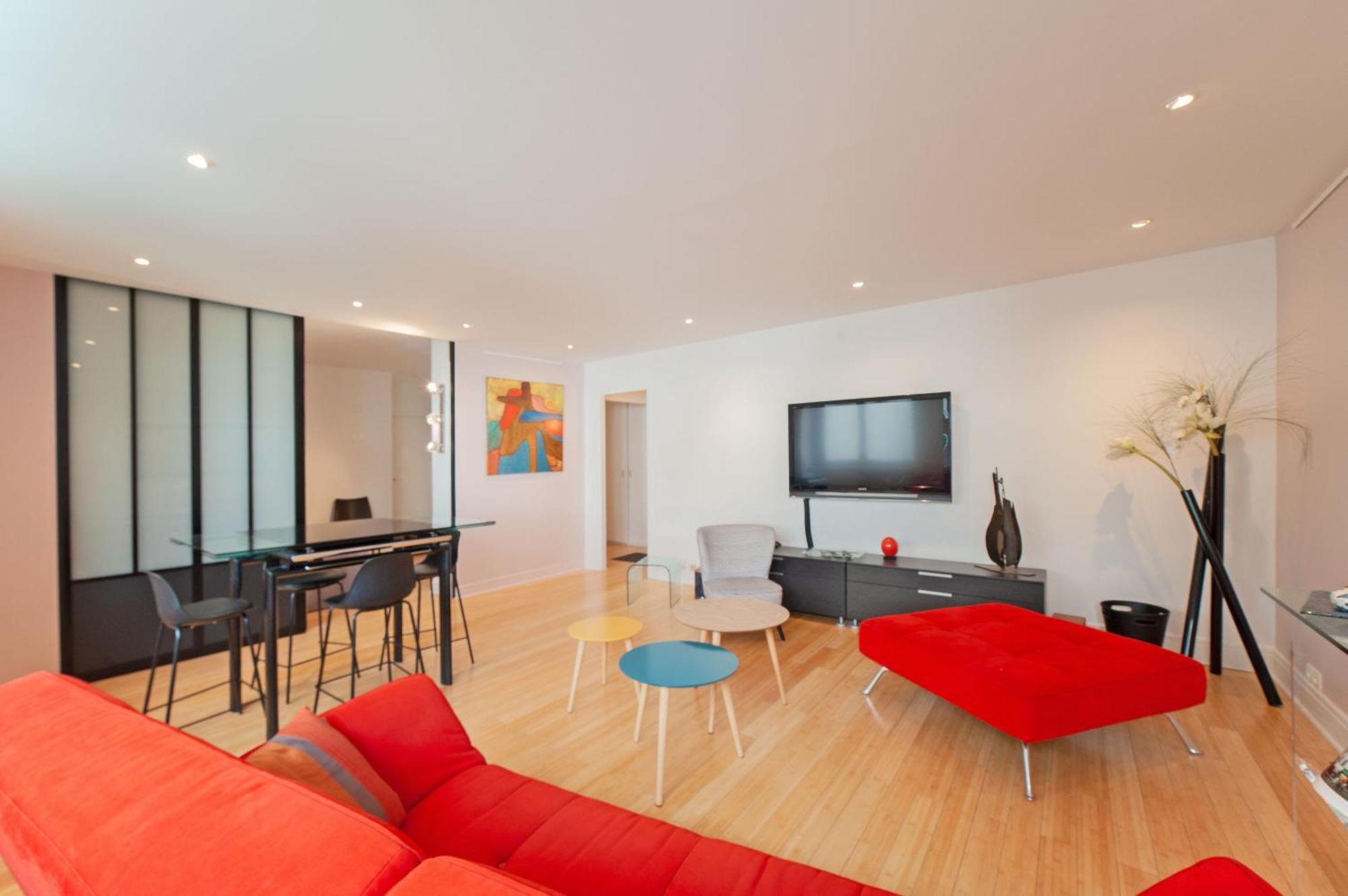 Large Pleasant Alcove In Center Appartement