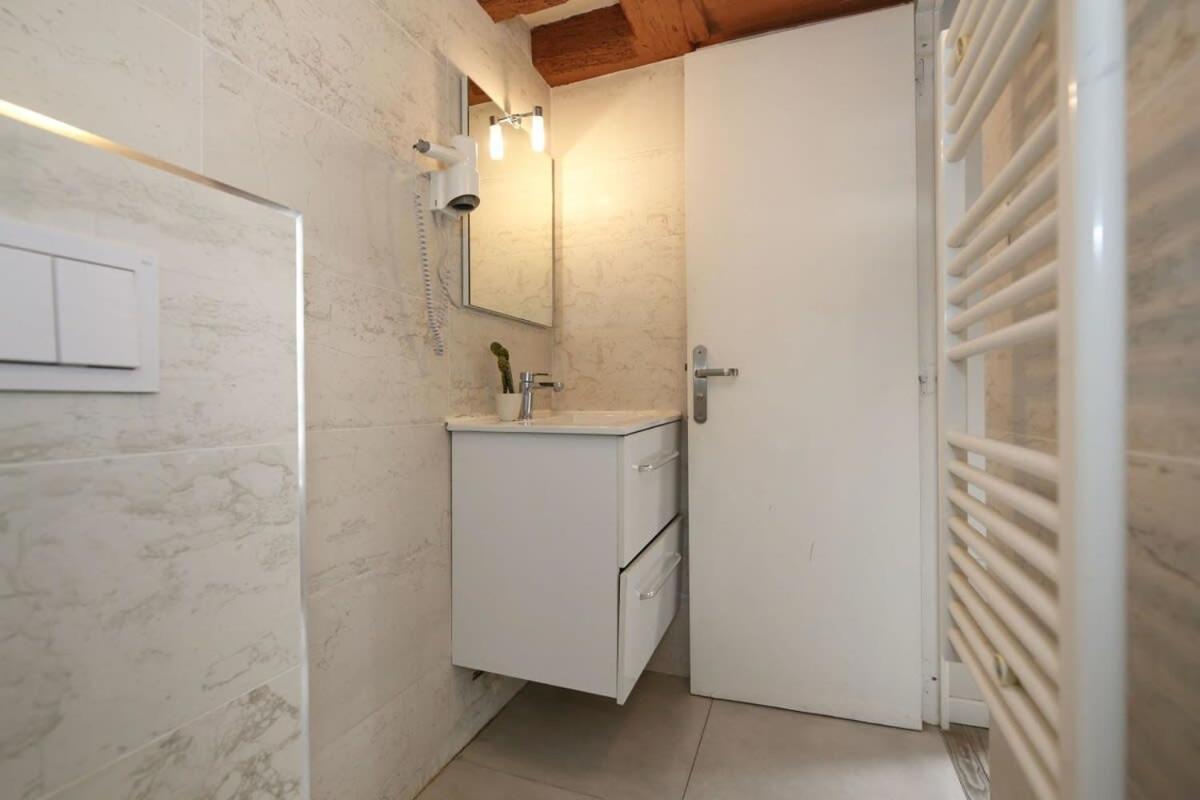 Appartement Parisien 20m2 En Face Du Musee Grevin - 2p - Flat-guest Paris