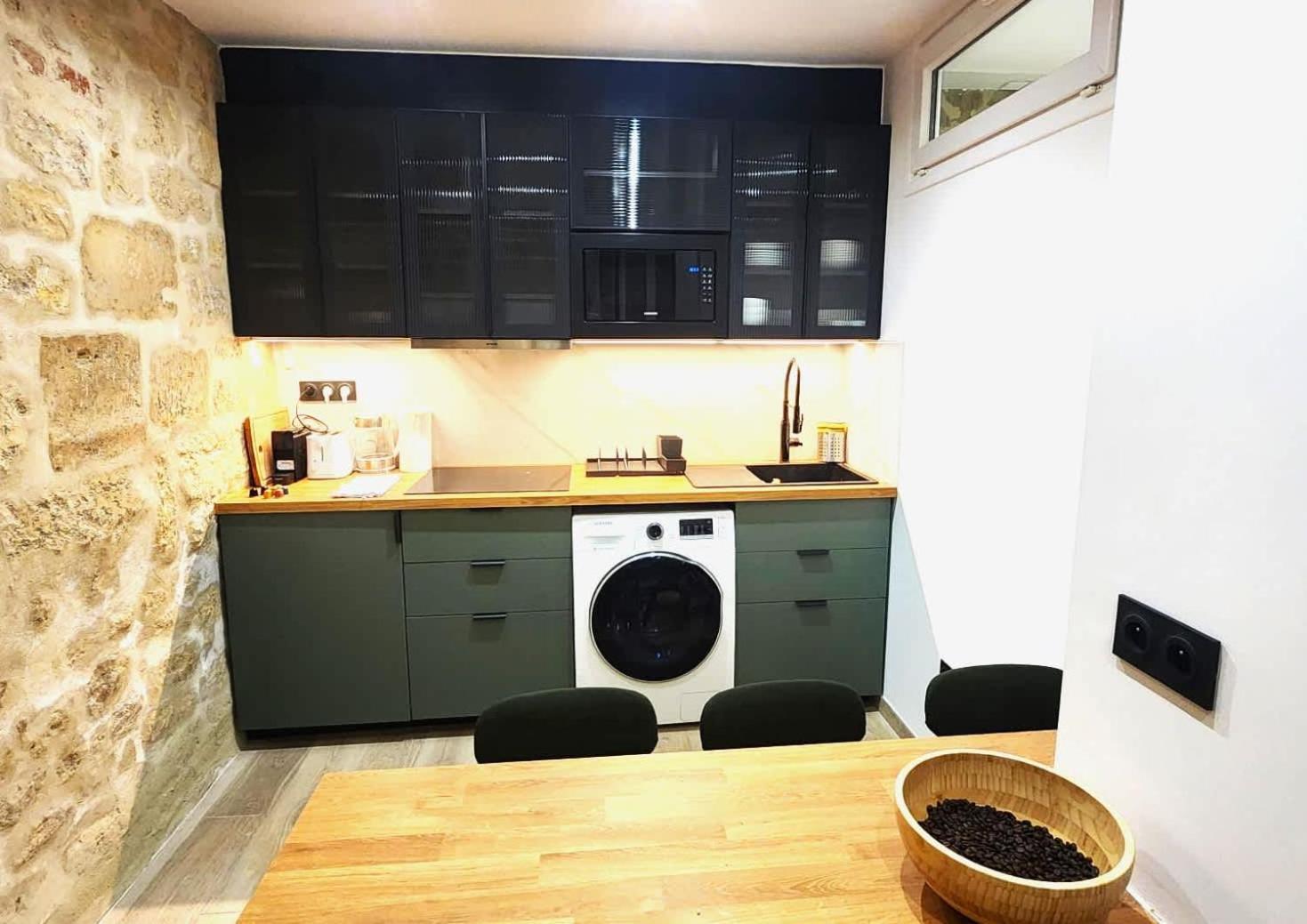 In Chatelet Great For 6px Apartment *