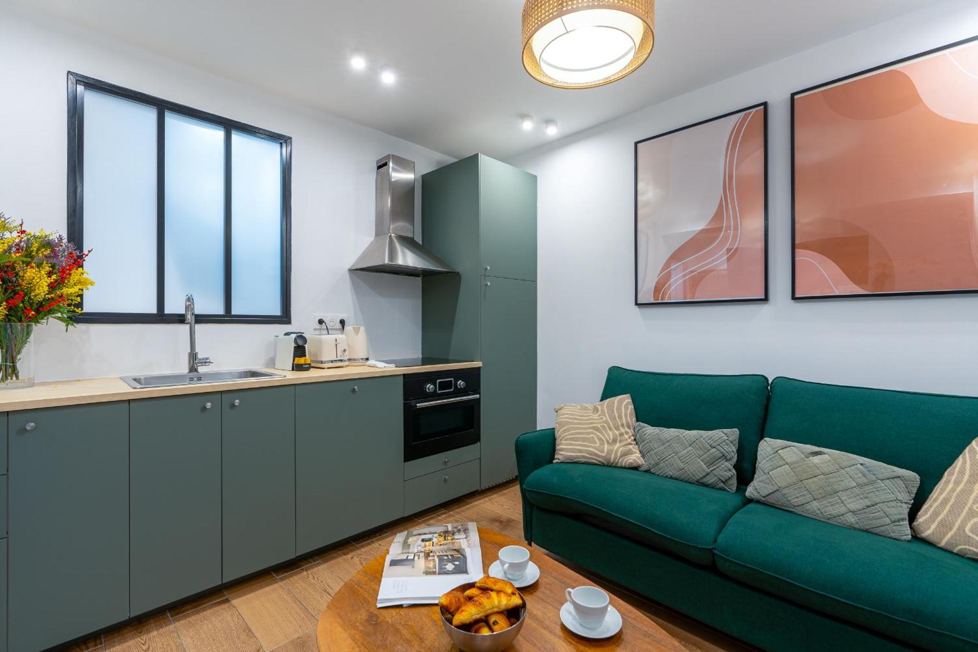 New - Designer Flat For 4 Pp Apartment *