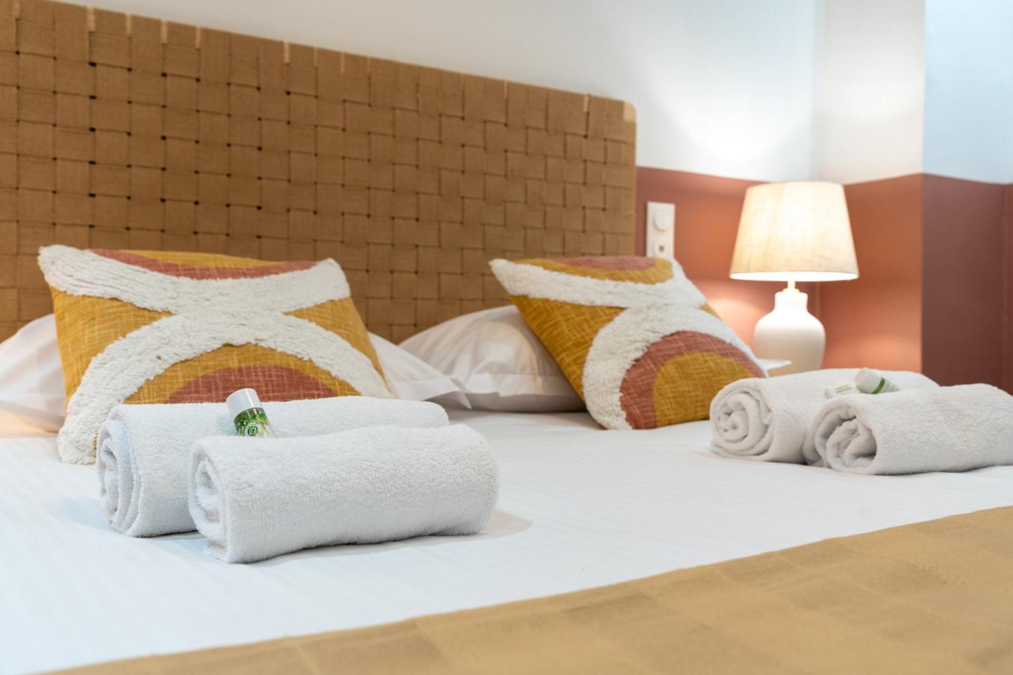 New - Designer Flat For 4 Pp Apartment