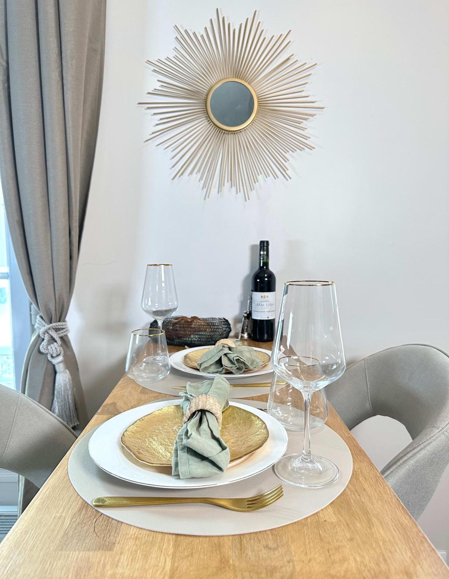 Chic Eiffel Tower Proximity Apartment *