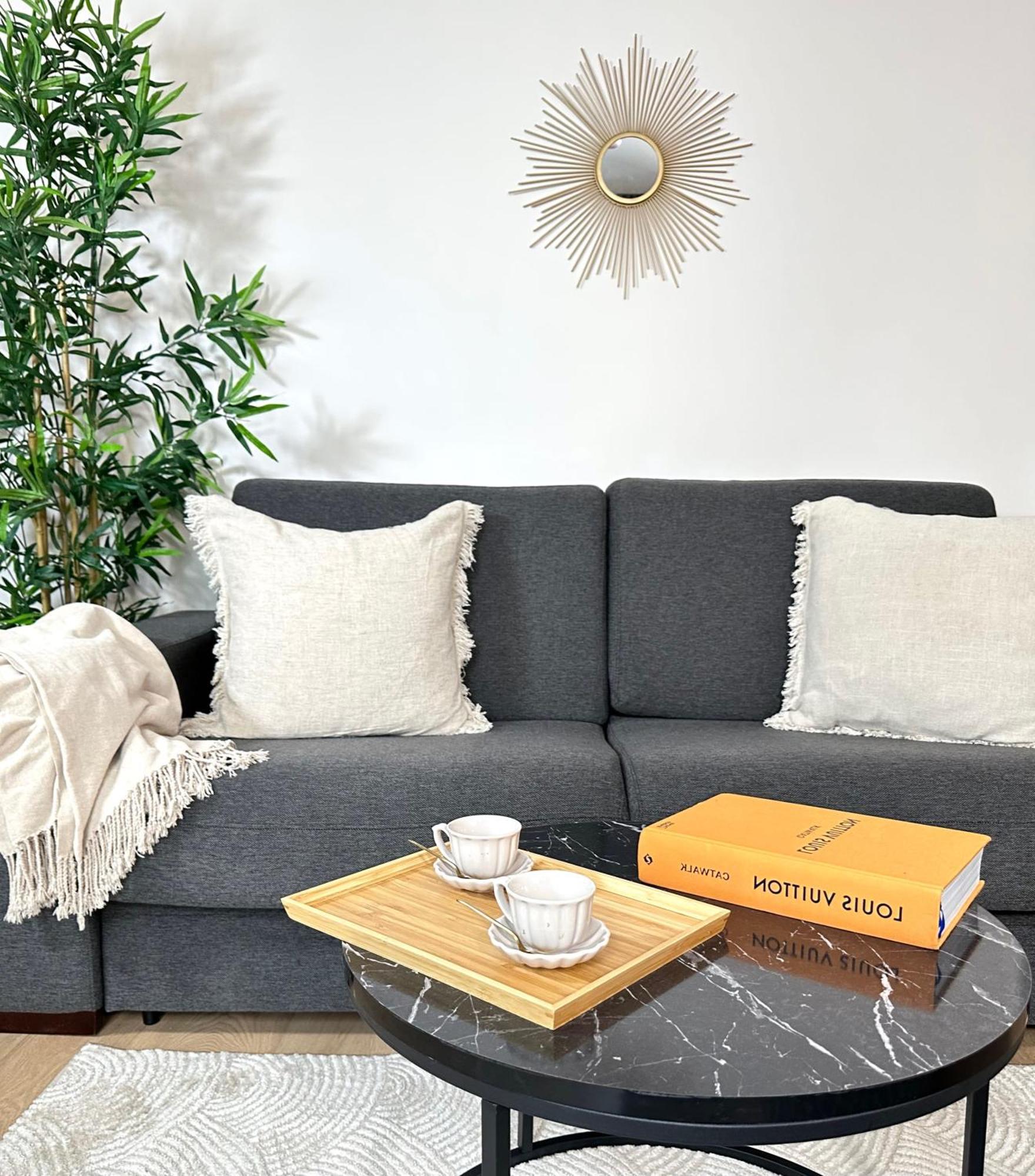 Chic Eiffel Tower Proximity Apartment Paris