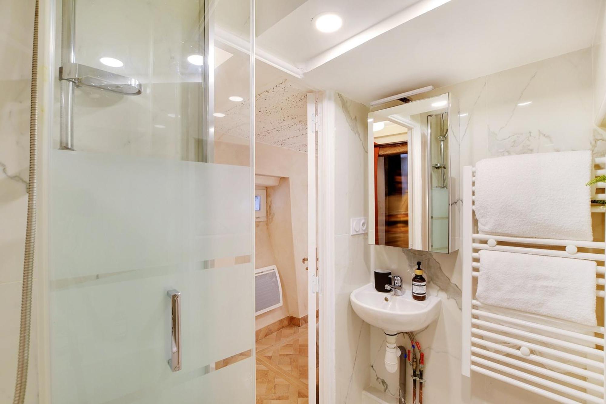 Apartment Cosy Pour 4 Au Coeur Du Marais