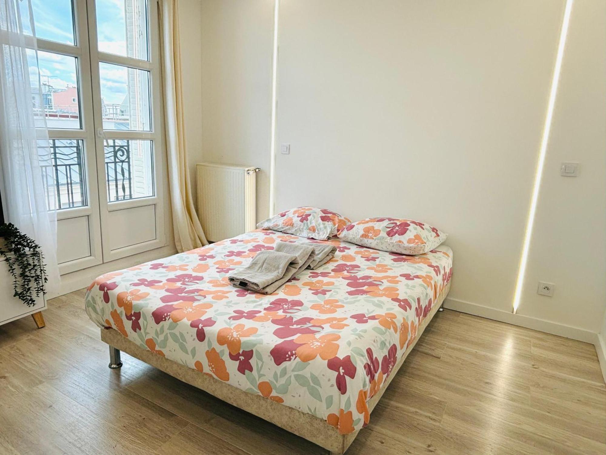 Apartment Republique Rue Des Bluets Paris