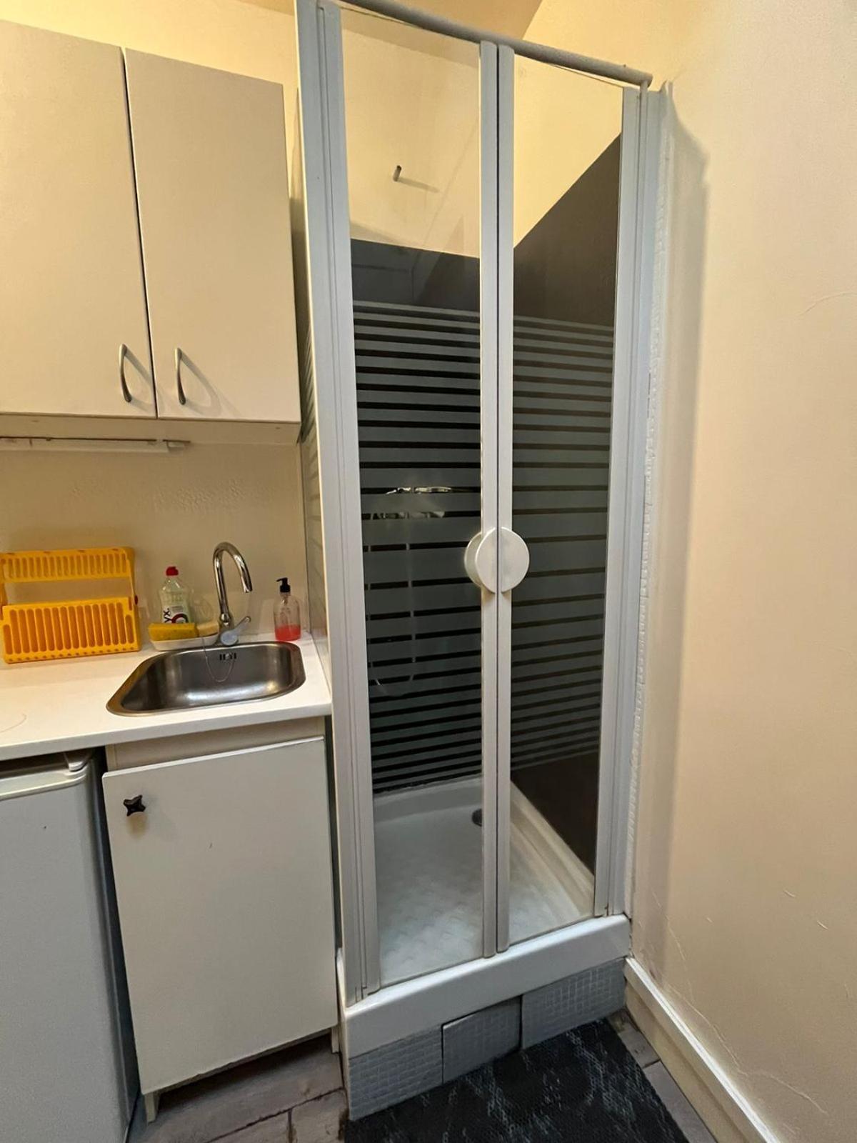 Appartement Studio Tour Eiffel Champ De Mars 75015 Paris