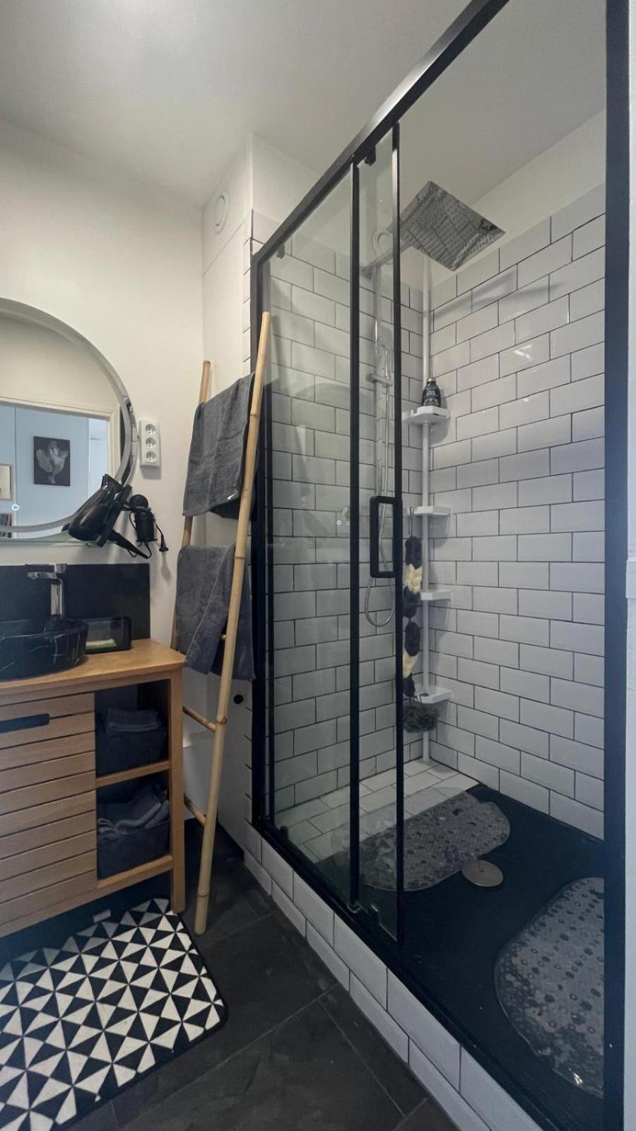 Apartment 16 *