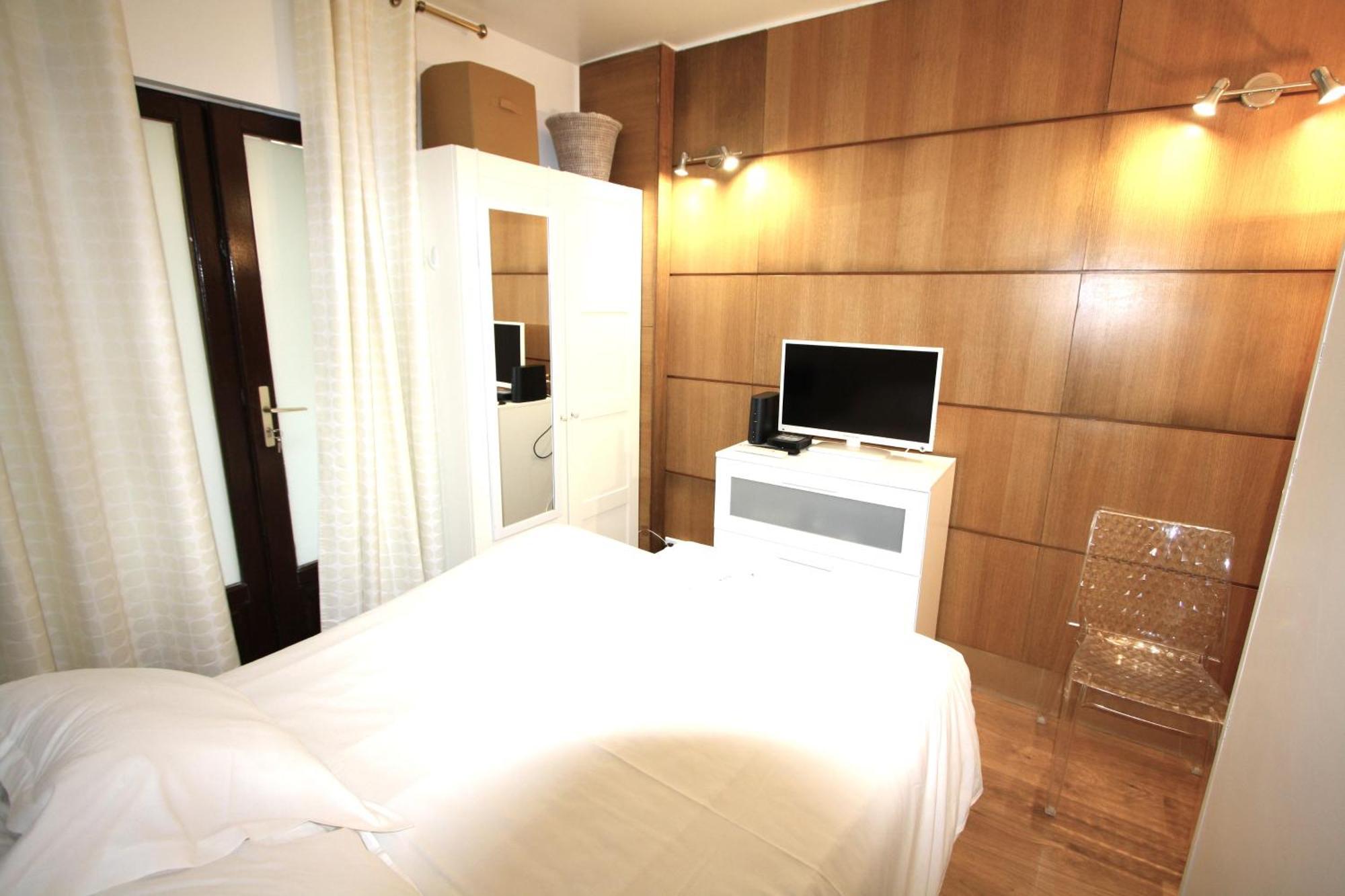Appartement Prive Parisien La Casita Avec Cuisine Equipe -st Charles - Near Beaugrenelle -tour Eiffel 75015 Bel Emplacement !!