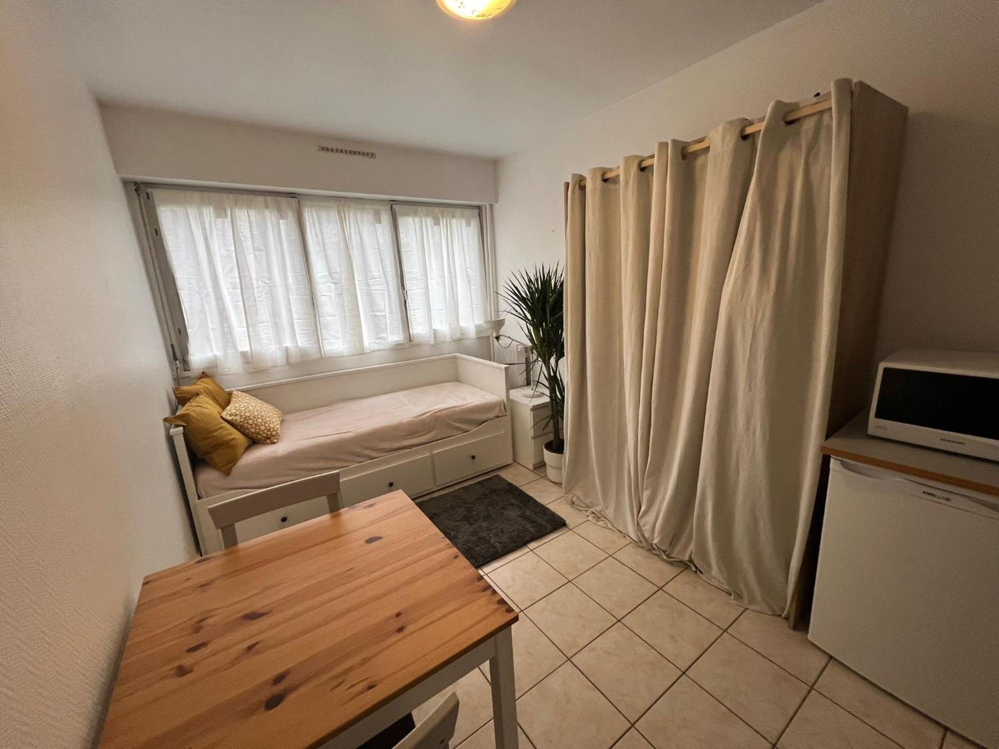 20e Apartment Paris