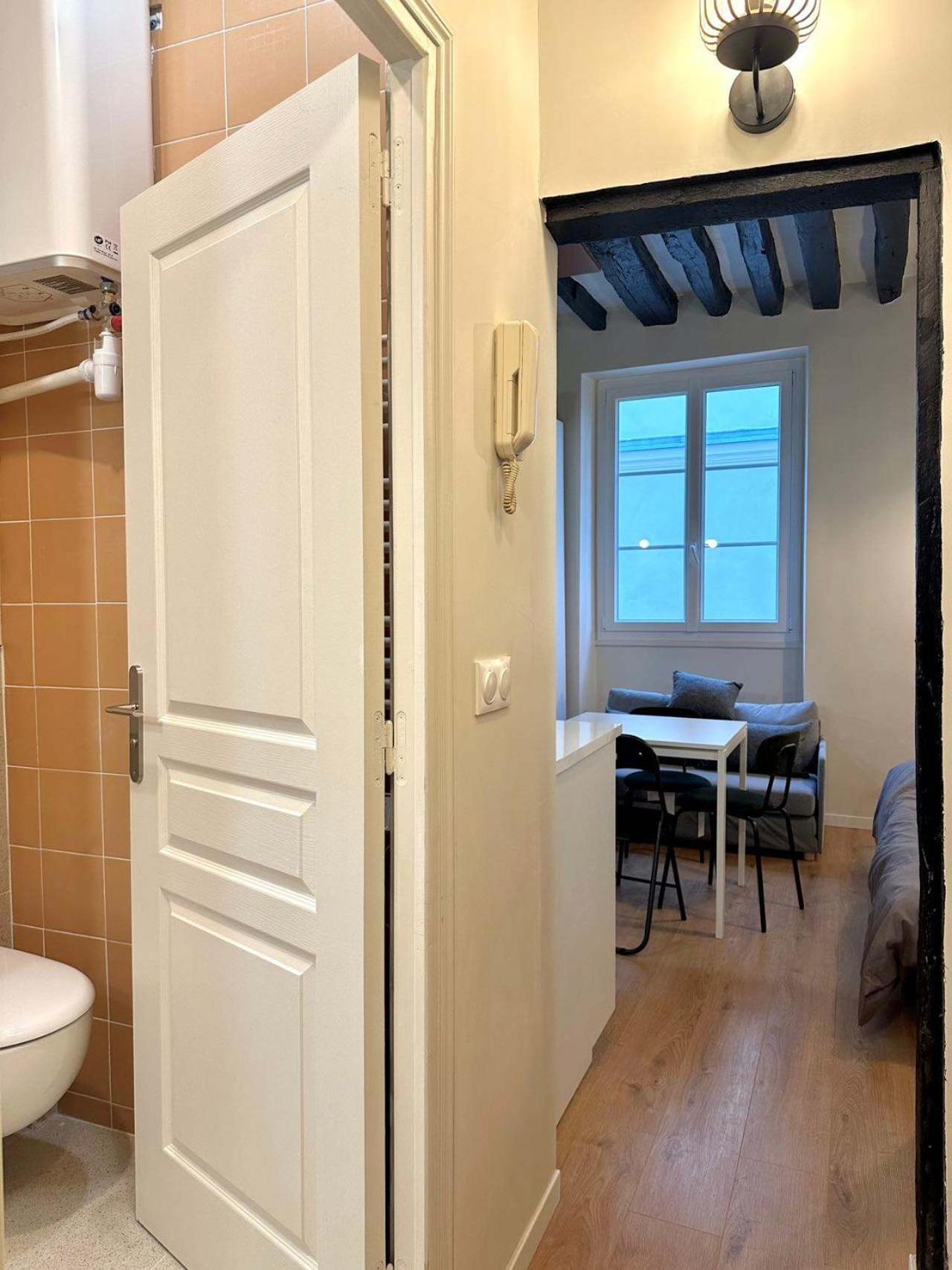 Apartment Cozy Near Pompidou Marais In Vertus Paris
