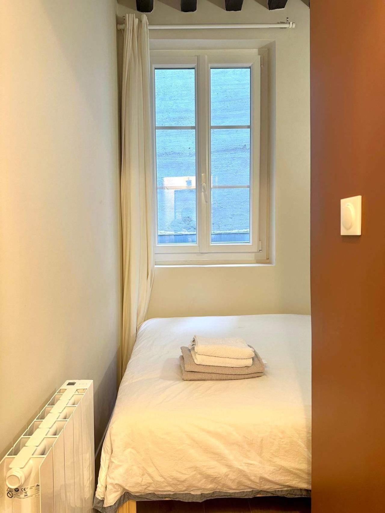 Cozy Near Pompidou Marais In Vertus