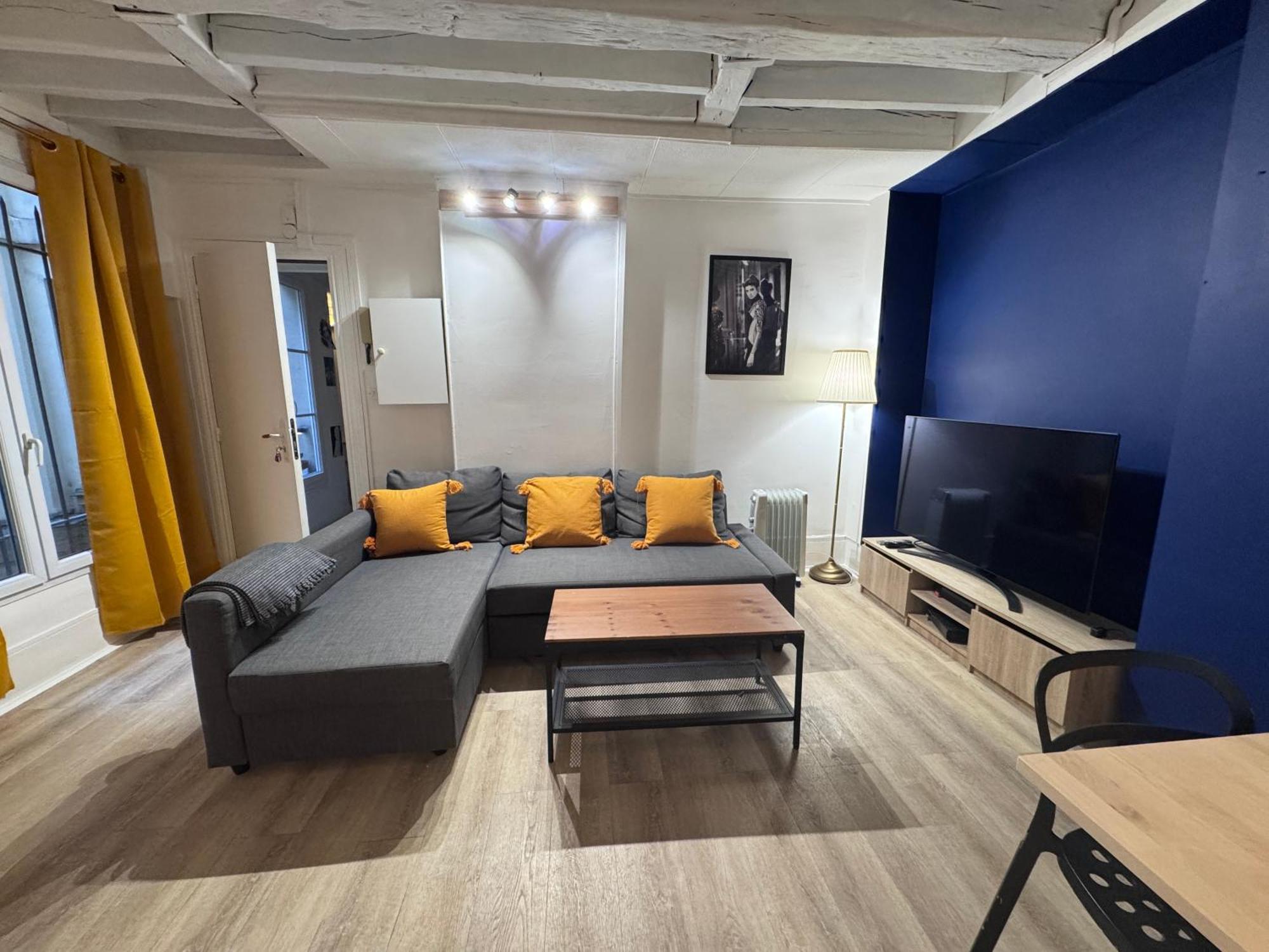 Flat For 7 Paris