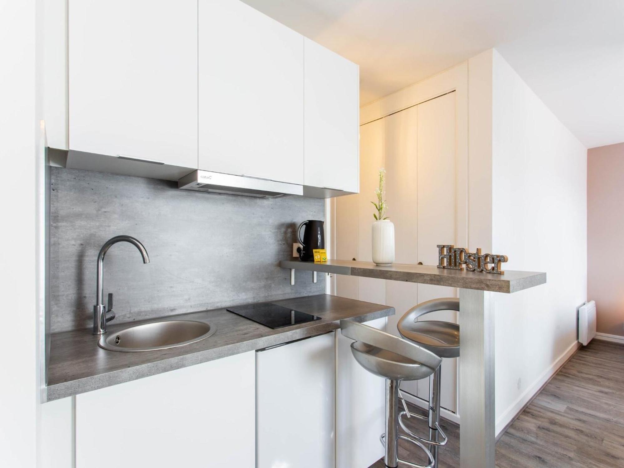 Apartment 1bdr 4p Stunning Views In Canal St Martin