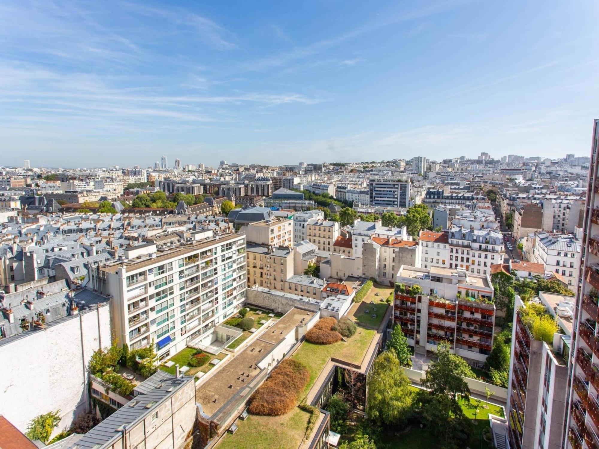 1bdr 4p Stunning Views In Canal St Martin
