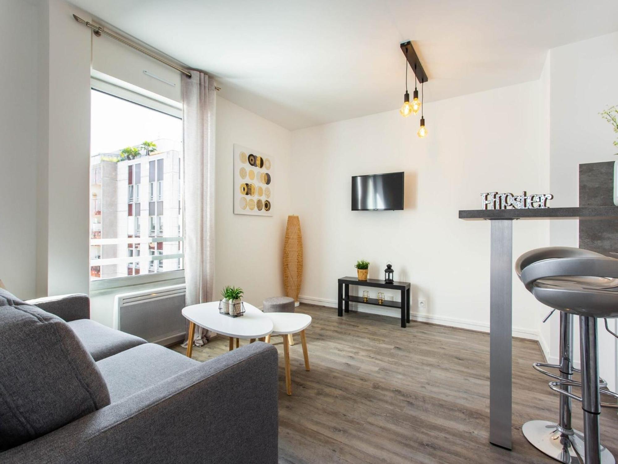 1bdr 4p Stunning Views In Canal St Martin Apartment *