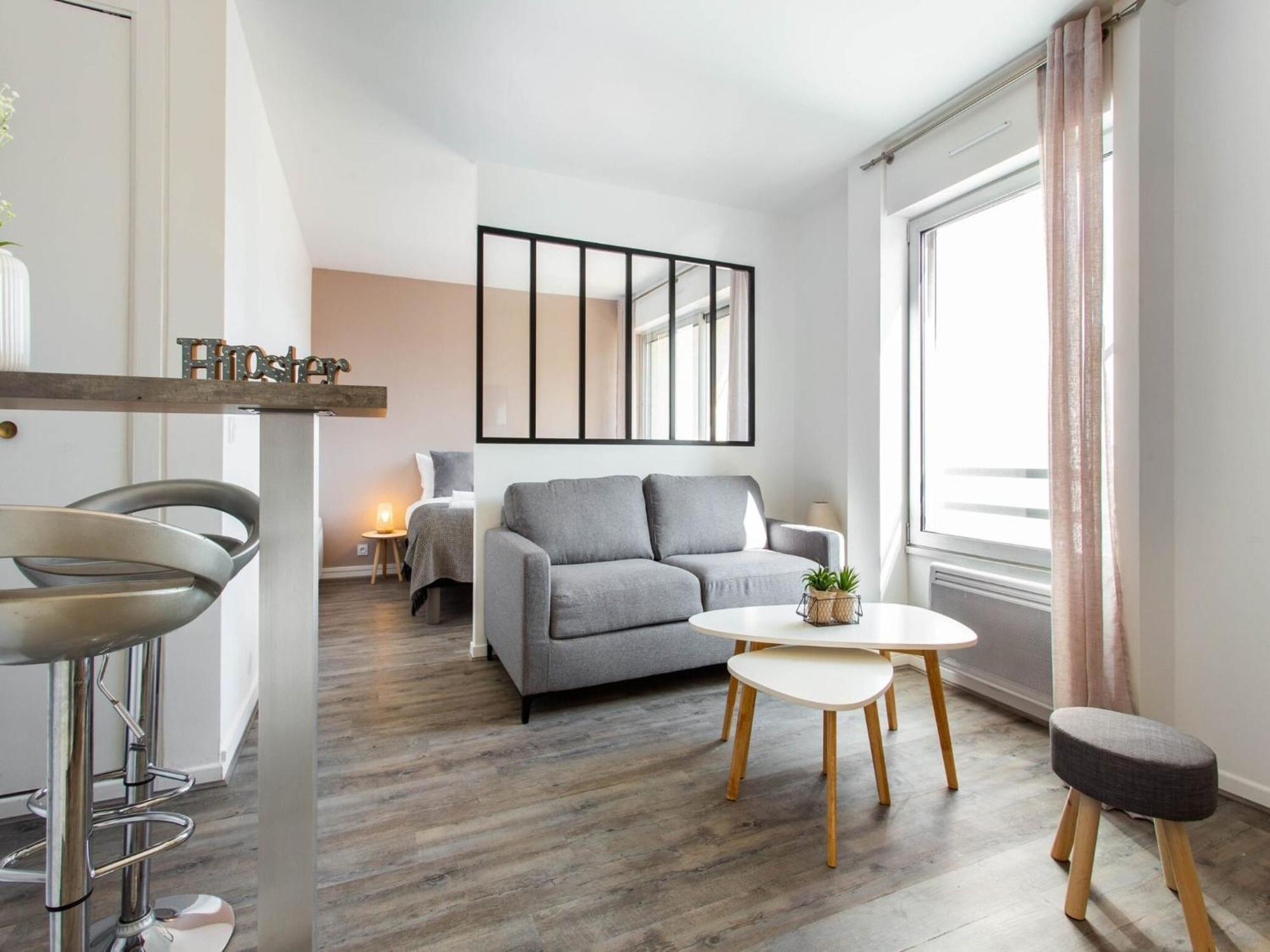 1bdr 4p Stunning Views In Canal St Martin Apartment *