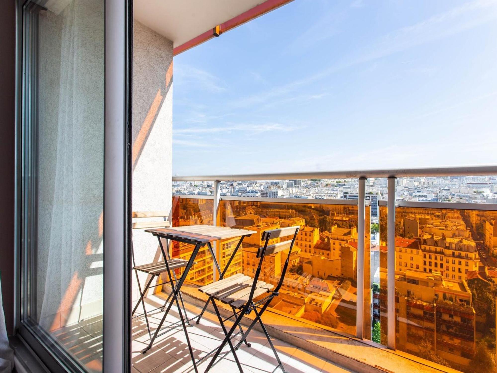 1bdr 4p Stunning Views In Canal St Martin *