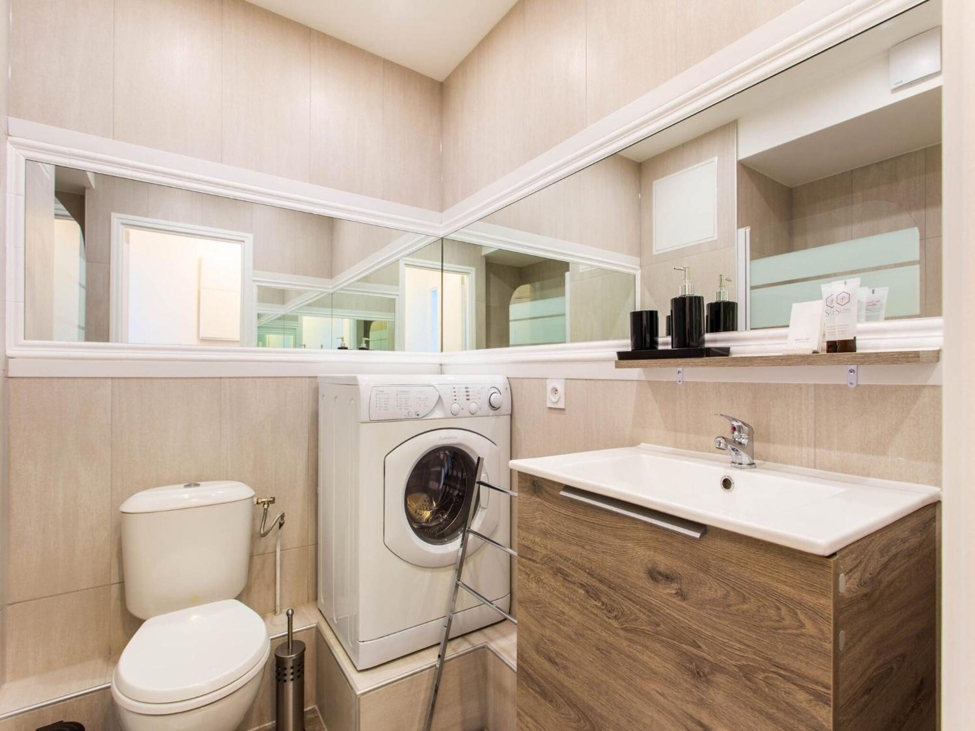 1bdr 4p Stunning Views In Canal St Martin Apartment *