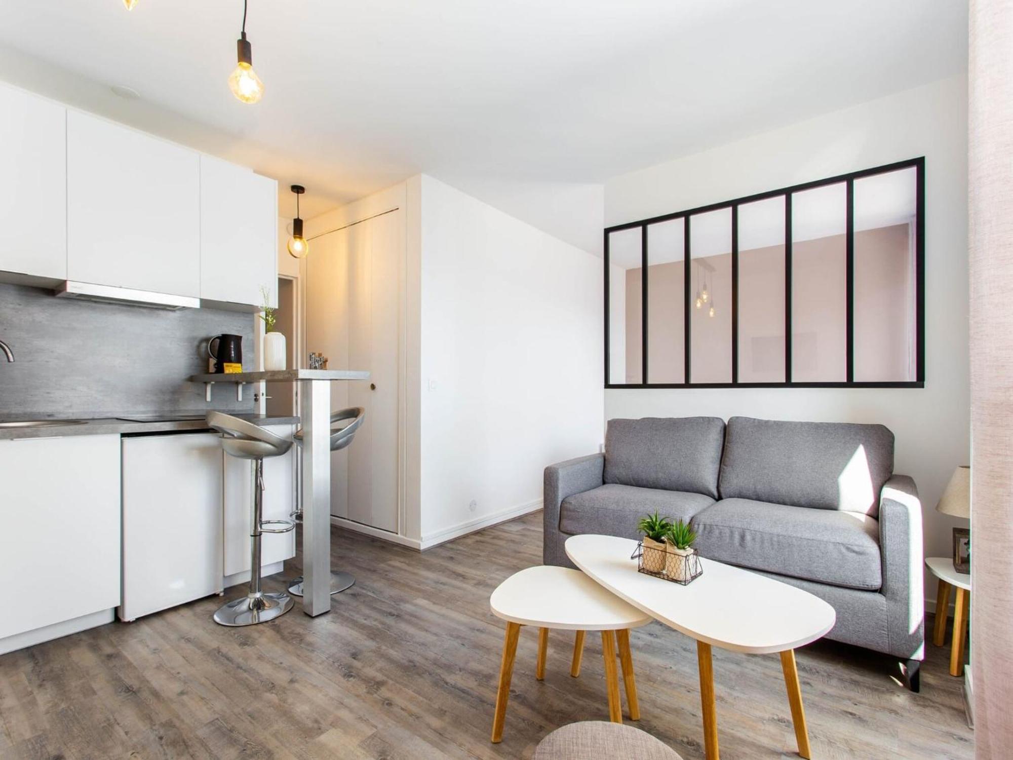 1bdr 4p Stunning Views In Canal St Martin Apartment