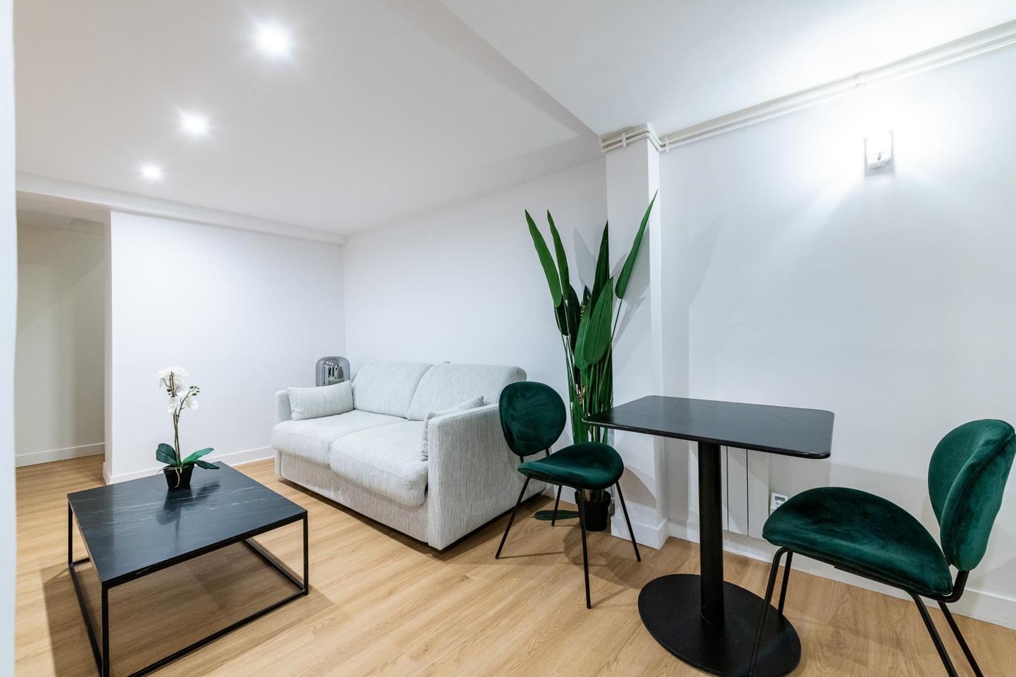 Apartment Le Deniro Loft - Tour Eiffel Invalides - 7 Personnes
