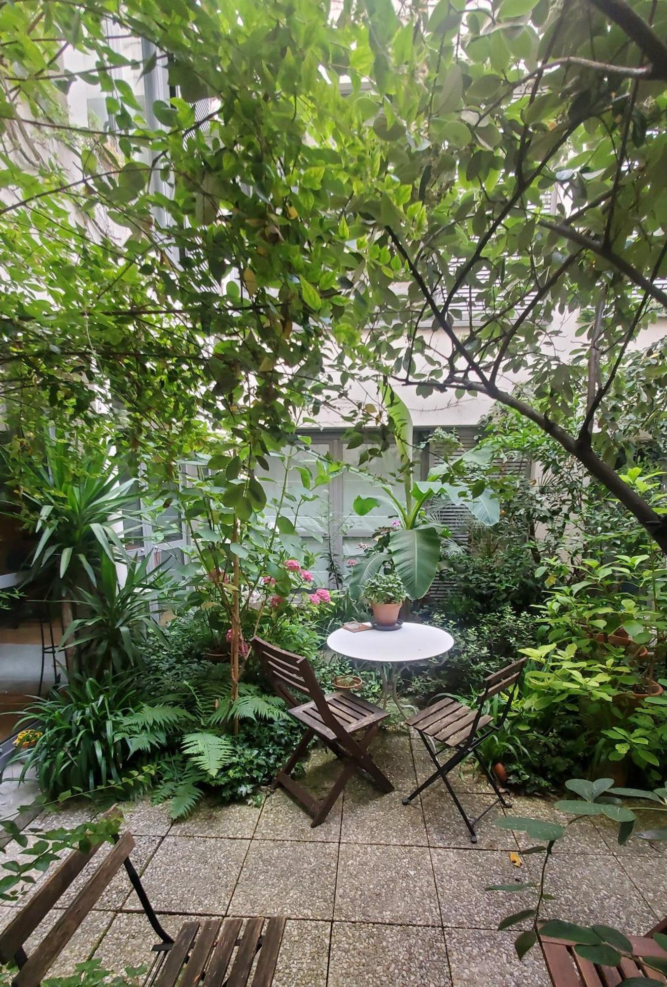 A 20eme Avec Un Petit Jardin Frühstückspension