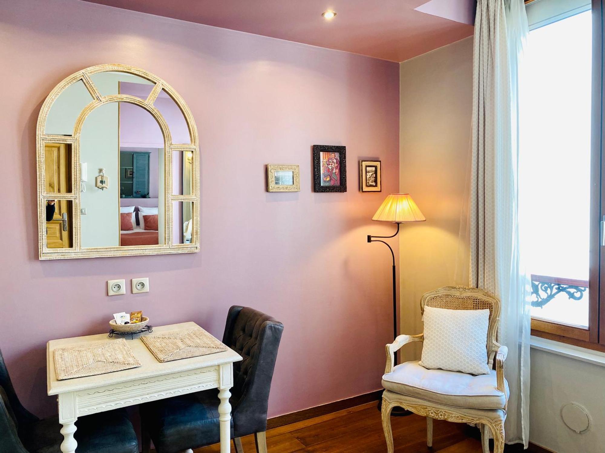 Camparis - - D'hotes Bed & Breakfast Paris