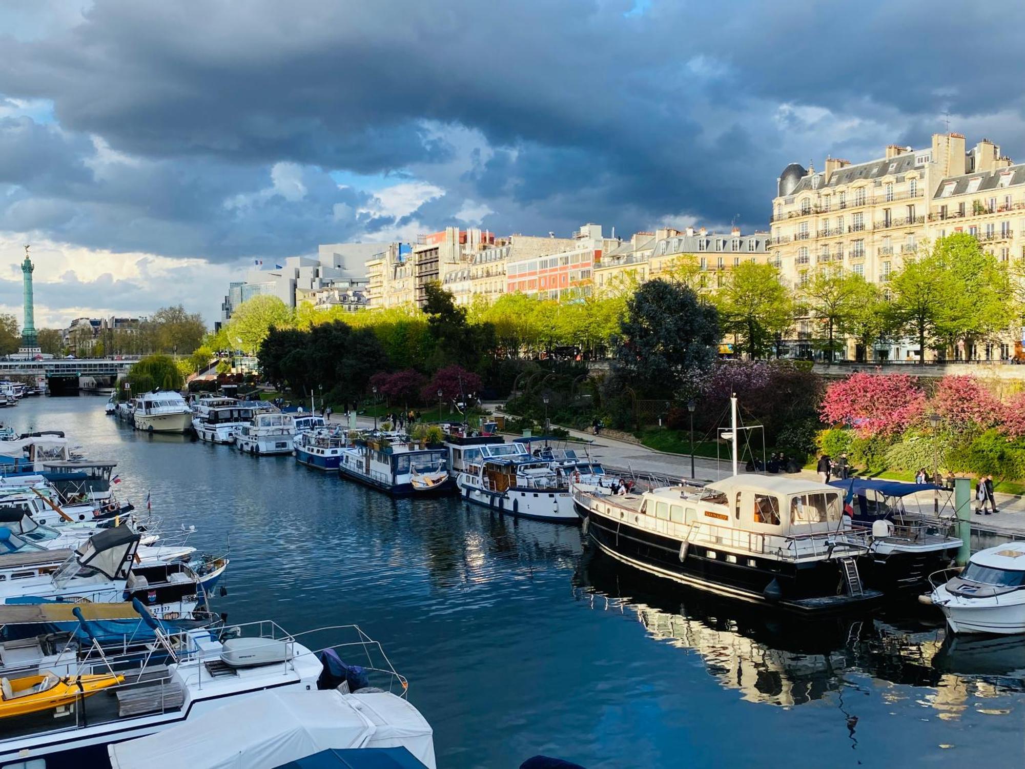 Camparis - - D'hotes Bed & Breakfast Paris