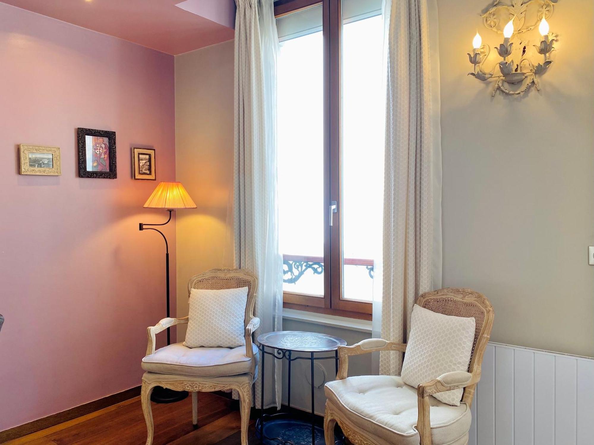 Camparis - - D'hotes * Paris