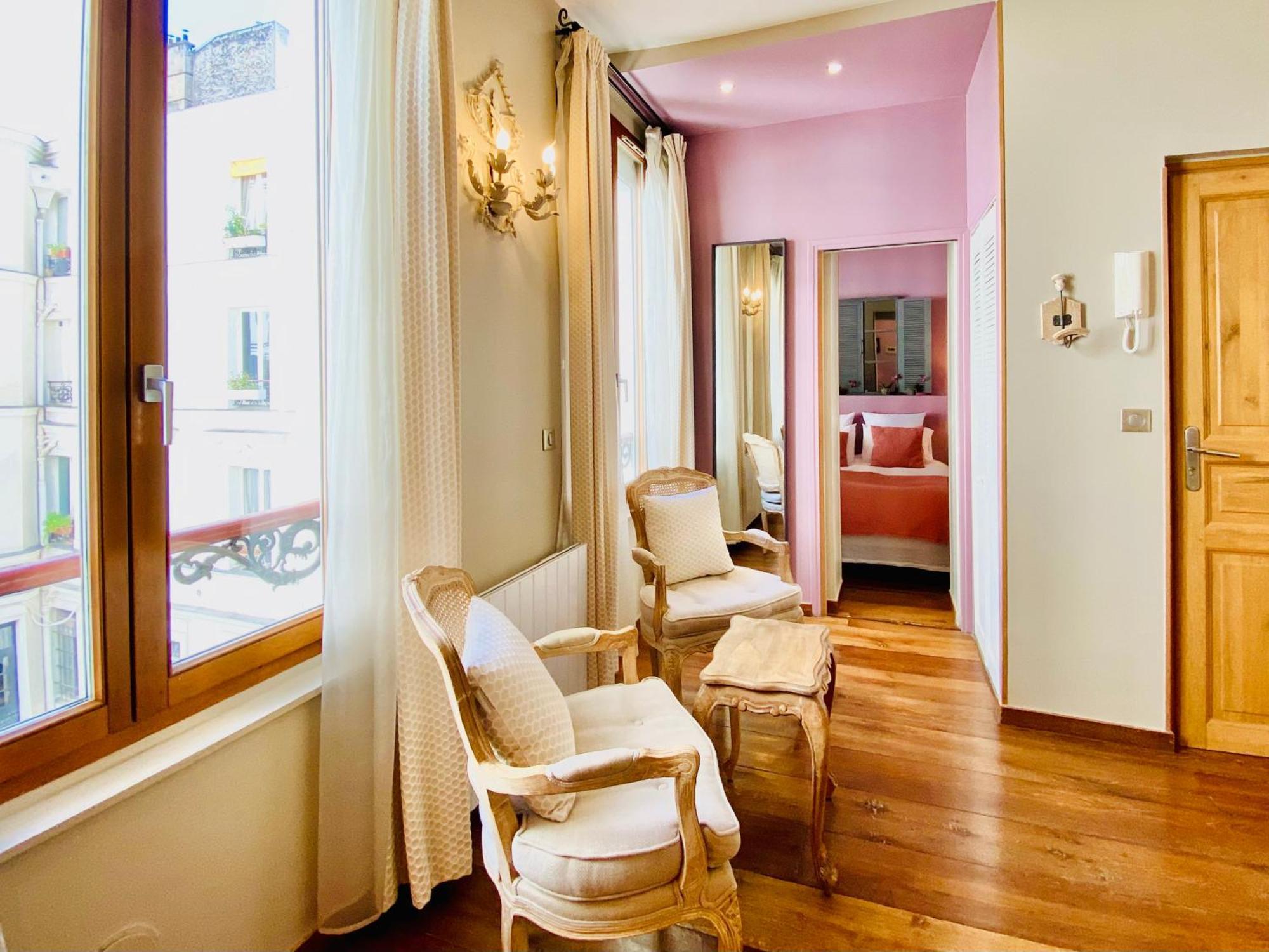 Camparis - - D'hotes * Paris