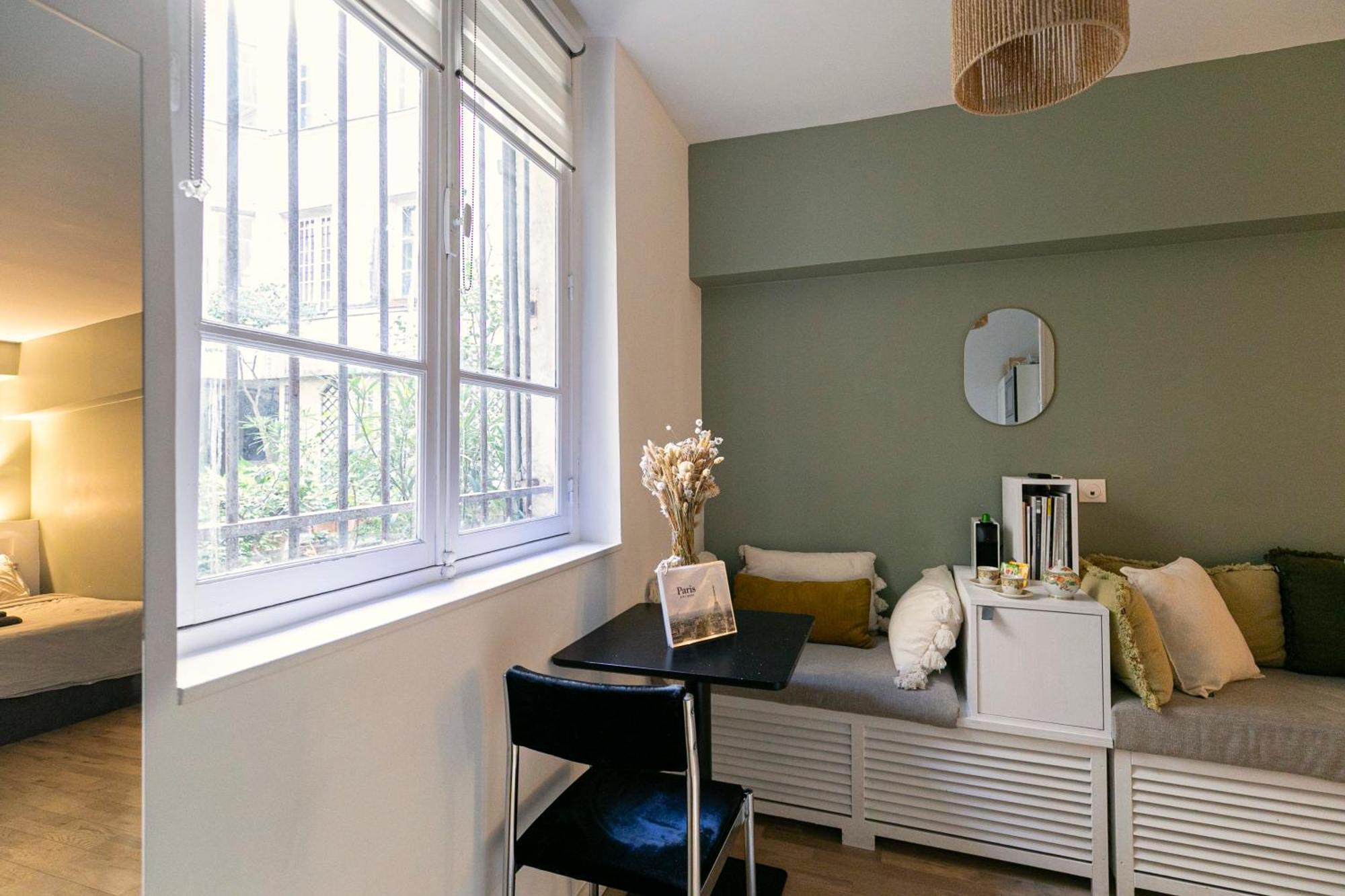 Apartment Design And Quiet On Wooded Courtyard !