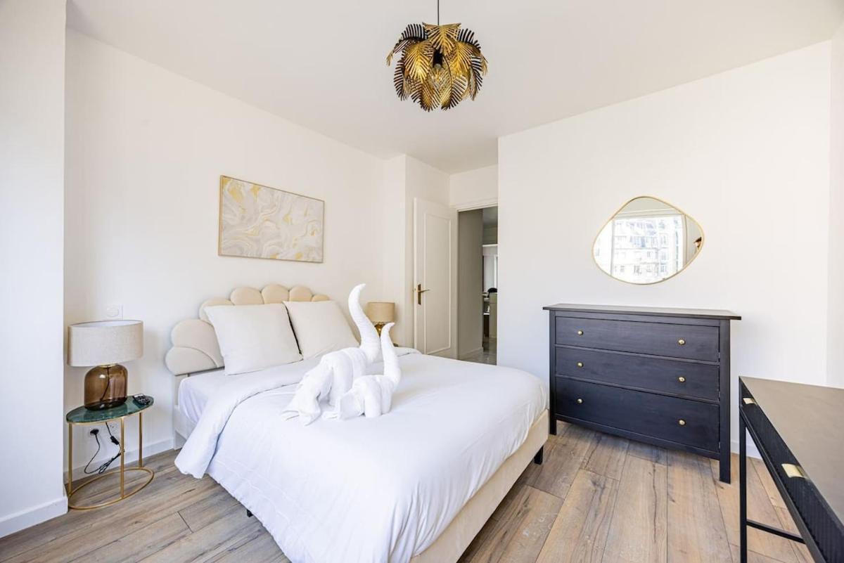 3 Bedroom #3sdb#champ De Mars# Eiffel Tower Apartment