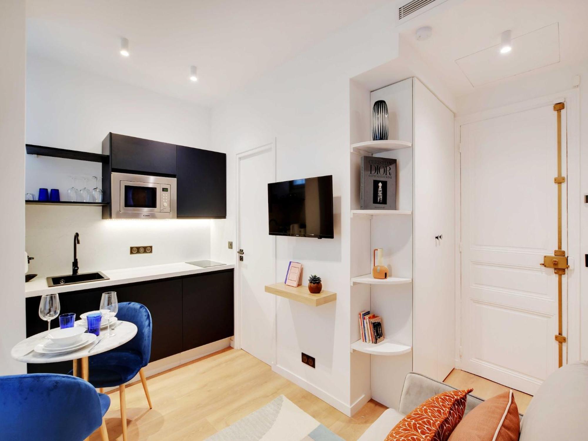Cozy Parisian 2p In The Prestigious 8th Apartment