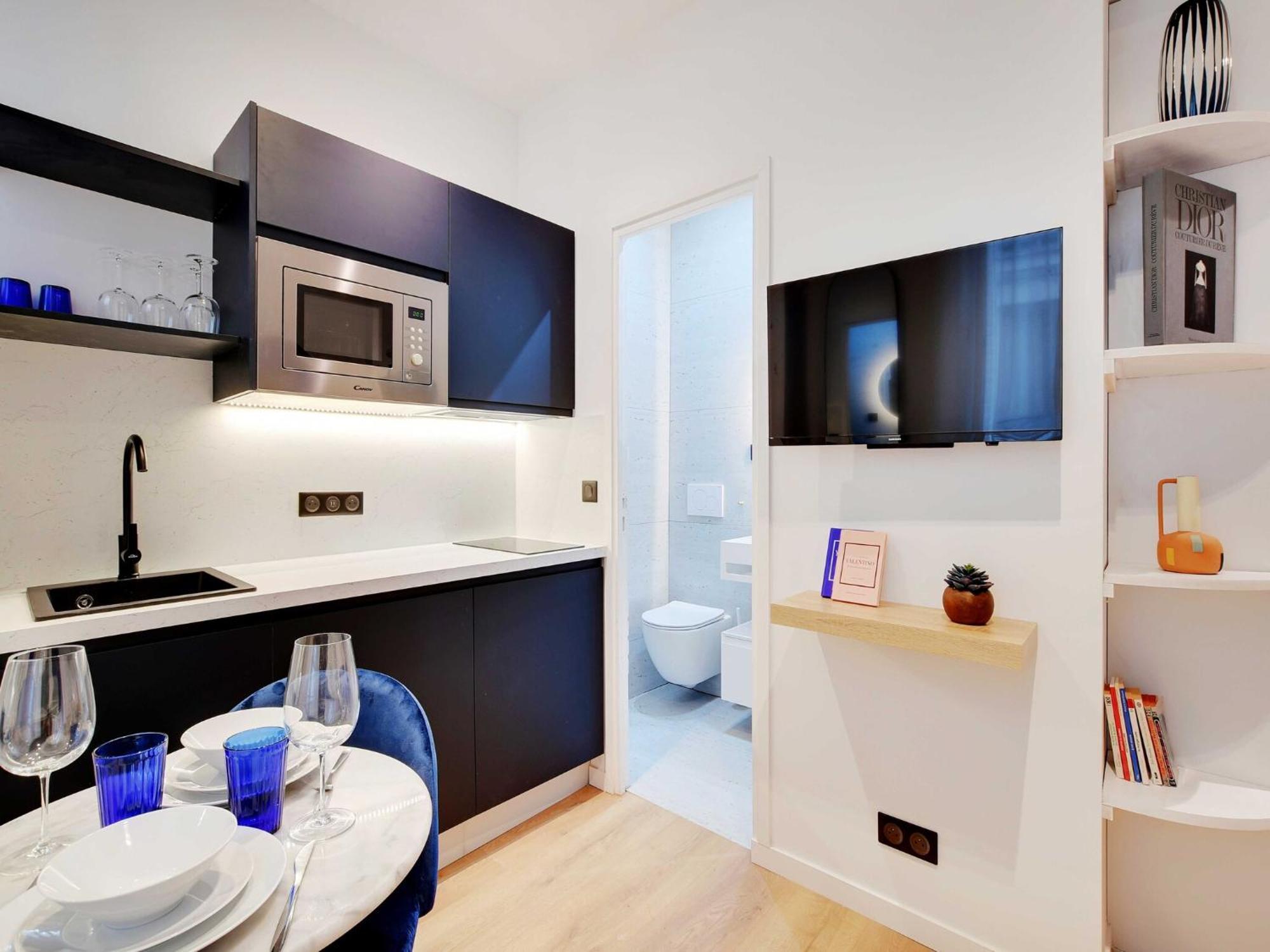 Apartment Cozy Parisian 2p In The Prestigious 8th Paris